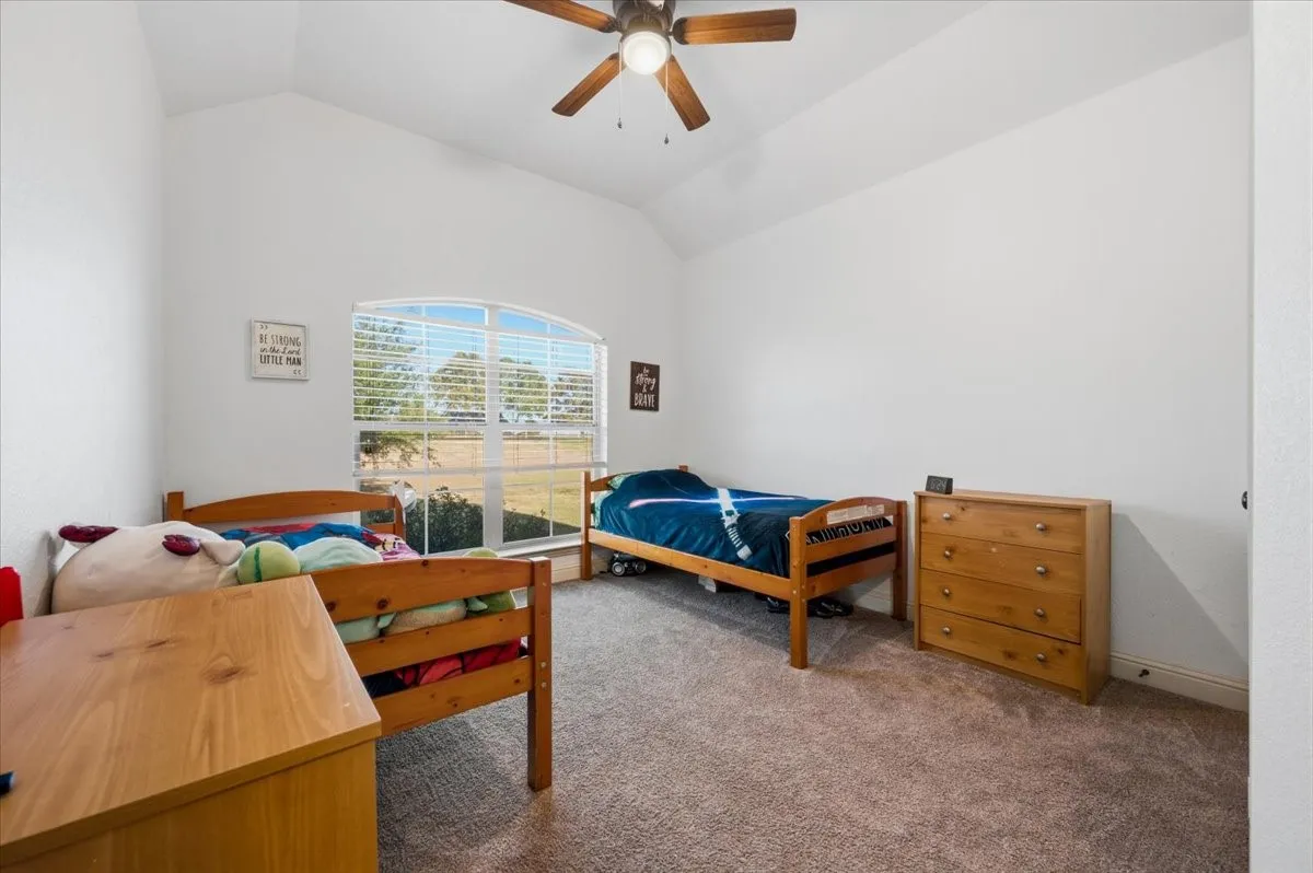Single Family Residence For Sale in Ellis County , 825 Broadhead Road, Waxahachie, Texas 75165, 4 Bedroom, 3 Bathroom, 3 Garage spaces, 3,013 Sqft, built in 2012, mls#21365527, Real Estate Agent in Waxahachie, Homes For Sale in Ellis county, Homes For Sale in Waxahachie, Realtor in Waxahachie Texas, Real Estate Brokerage Independent Realty Texas, Luminita Cordes Realtor