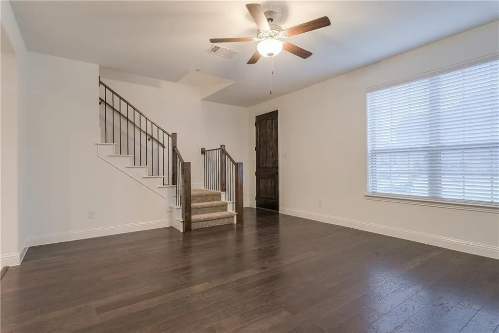 Townhouse For Rent in Collin County , 3708 Lantern Lane, Mc Kinney, Texas 75070, 3 Bedroom, 3 Bathroom, 2 Garage spaces, 1,695 Sqft, built in 2017, mls#21365530, Real Estate Agent in Mc Kinney, Homes For Rent in Collin county, Homes For Rent in Mc Kinney, Realtor in Mc Kinney Texas, Real Estate Brokerage Independent Realty Texas, Luminita Cordes Realtor