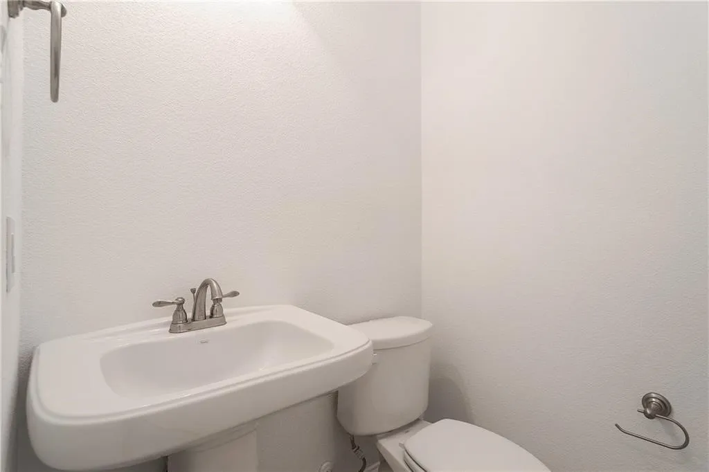 Townhouse For Rent in Collin County , 3708 Lantern Lane, Mc Kinney, Texas 75070, 3 Bedroom, 3 Bathroom, 2 Garage spaces, 1,695 Sqft, built in 2017, mls#21365530, Real Estate Agent in Mc Kinney, Homes For Rent in Collin county, Homes For Rent in Mc Kinney, Realtor in Mc Kinney Texas, Real Estate Brokerage Independent Realty Texas, Luminita Cordes Realtor