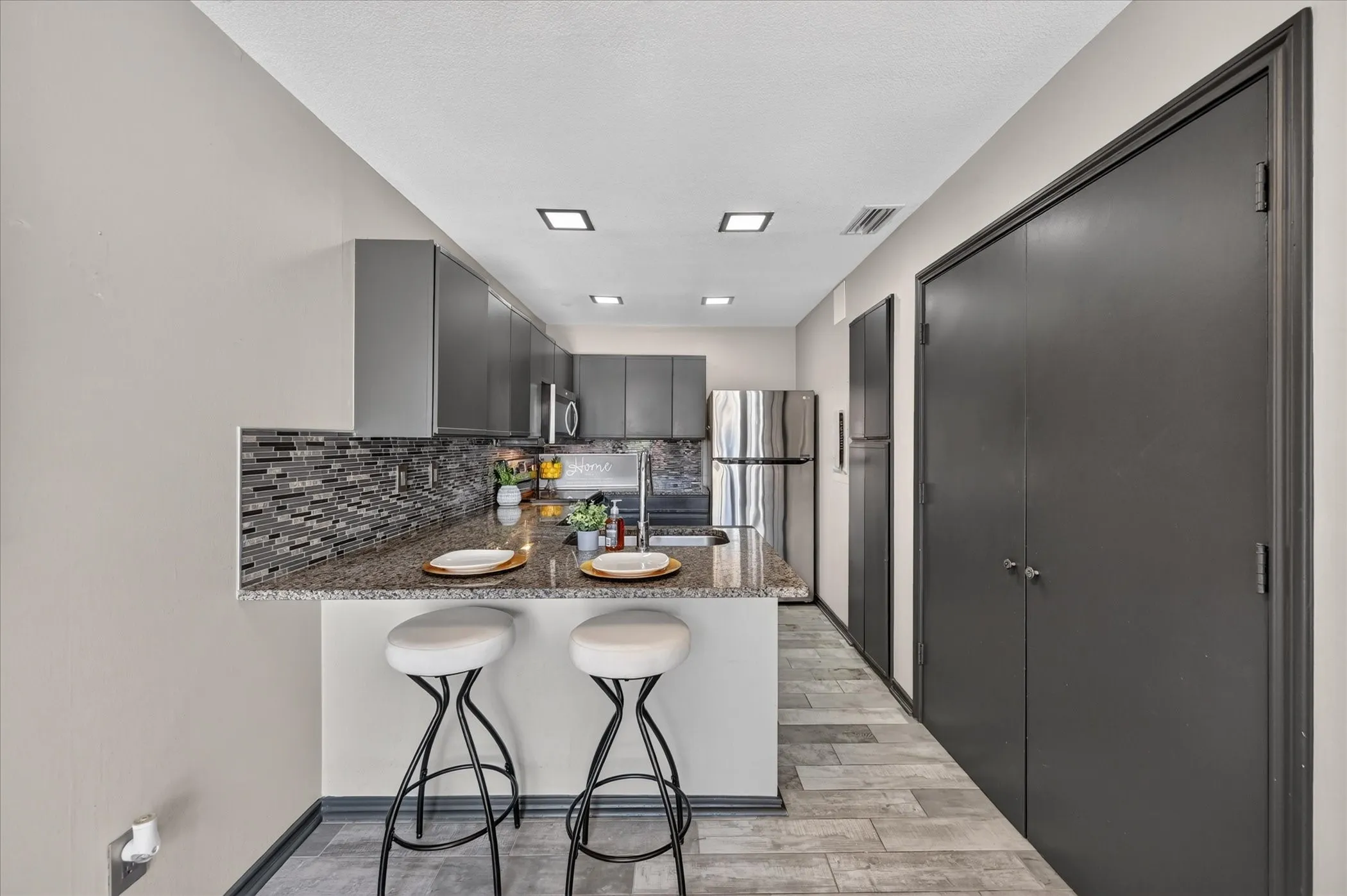 Condominium For Sale in Collin County , 4242 N Capistrano Drive 177, Dallas, Texas 75287, 2 Bedroom, 2 Bathroom, 1 Garage spaces, 1,551 Sqft, built in 1986, mls#21358704, Real Estate Agent in Dallas, Homes For Sale in Collin county, Homes For Sale in Dallas, Realtor in Dallas Texas, Real Estate Brokerage Independent Realty Texas, Luminita Cordes Realtor