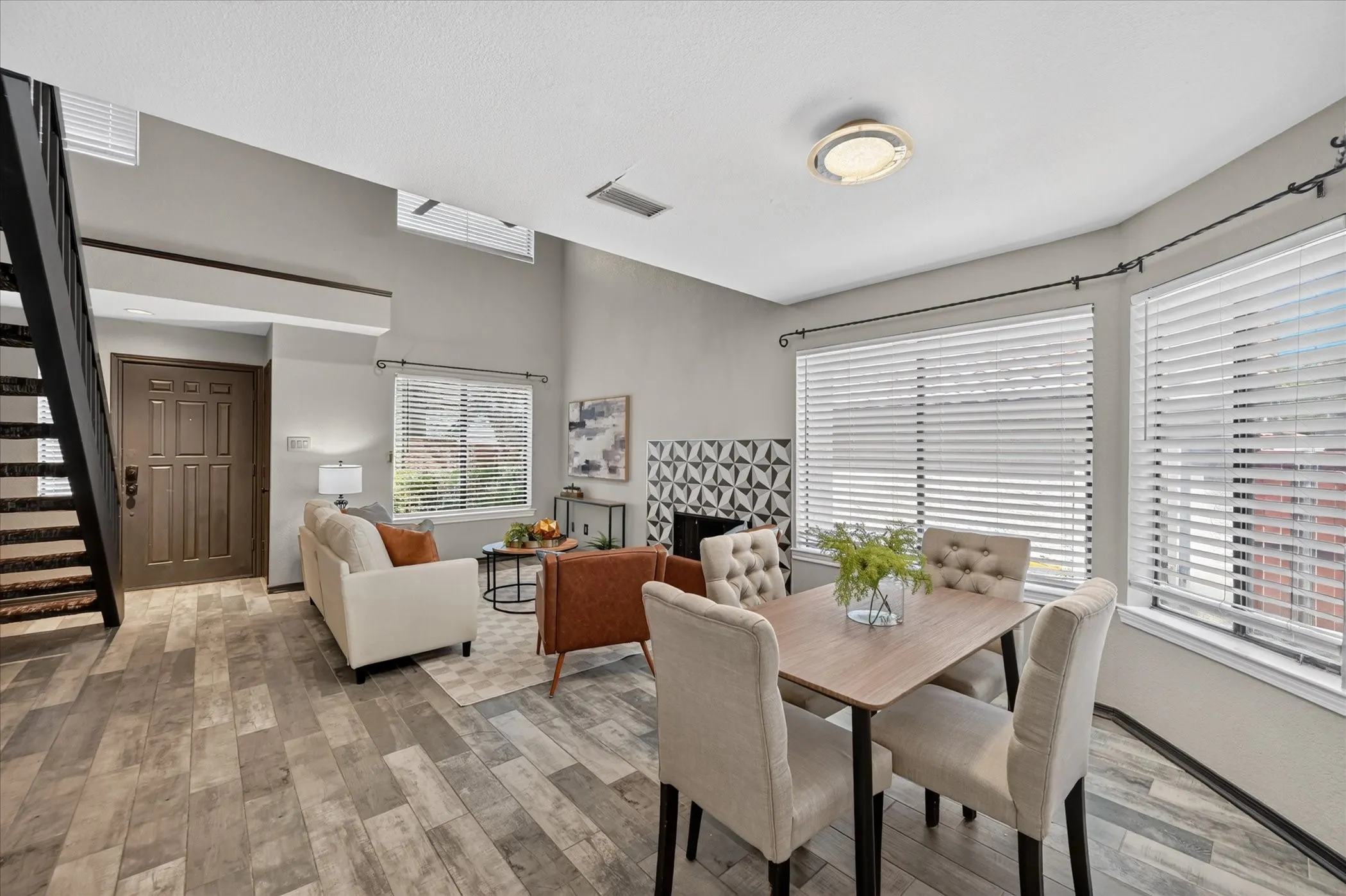 Condominium For Sale in Collin County , 4242 N Capistrano Drive 177, Dallas, Texas 75287, 2 Bedroom, 2 Bathroom, 1 Garage spaces, 1,551 Sqft, built in 1986, mls#21358704, Real Estate Agent in Dallas, Homes For Sale in Collin county, Homes For Sale in Dallas, Realtor in Dallas Texas, Real Estate Brokerage Independent Realty Texas, Luminita Cordes Realtor