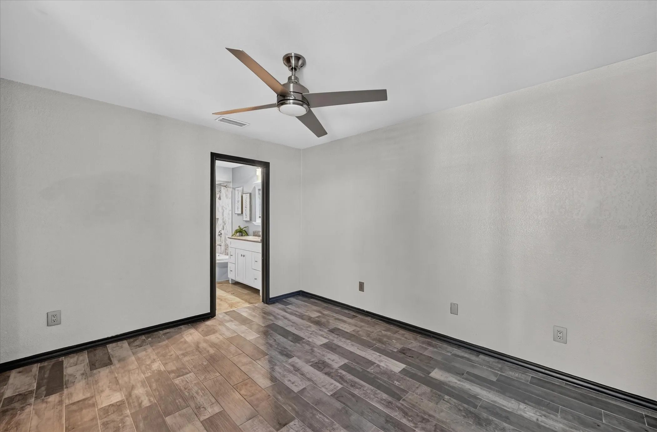 Condominium For Sale in Collin County , 4242 N Capistrano Drive 177, Dallas, Texas 75287, 2 Bedroom, 2 Bathroom, 1 Garage spaces, 1,551 Sqft, built in 1986, mls#21358704, Real Estate Agent in Dallas, Homes For Sale in Collin county, Homes For Sale in Dallas, Realtor in Dallas Texas, Real Estate Brokerage Independent Realty Texas, Luminita Cordes Realtor