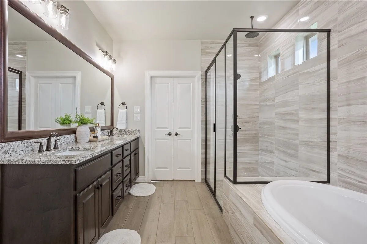 Single Family Residence For Sale in Bell County , 502 Oak Drive, Troy, Texas 76579, 5 Bedroom, 4 Bathroom, 3 Garage spaces, 2,739 Sqft, built in 2021, mls#21365483, Real Estate Agent in Troy, Homes For Sale in Bell county, Homes For Sale in Troy, Realtor in Troy Texas, Real Estate Brokerage Independent Realty Texas, Luminita Cordes Realtor