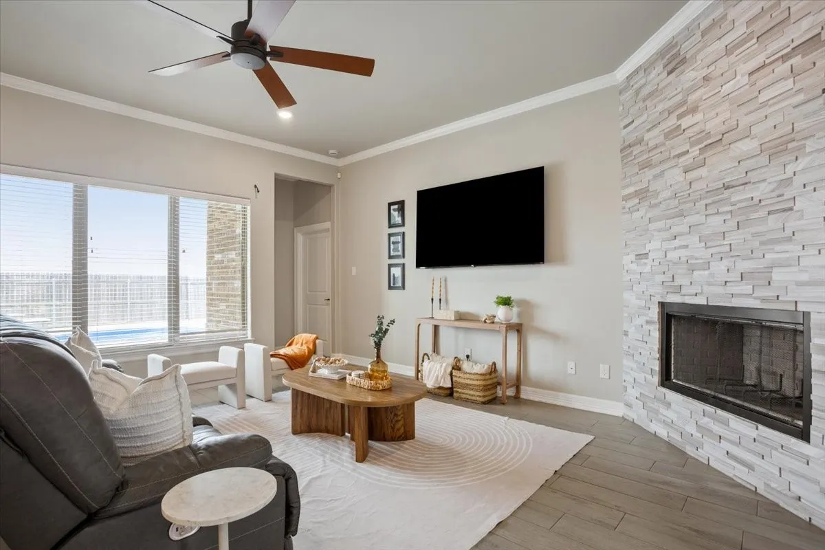 Single Family Residence For Sale in Bell County , 502 Oak Drive, Troy, Texas 76579, 5 Bedroom, 4 Bathroom, 3 Garage spaces, 2,739 Sqft, built in 2021, mls#21365483, Real Estate Agent in Troy, Homes For Sale in Bell county, Homes For Sale in Troy, Realtor in Troy Texas, Real Estate Brokerage Independent Realty Texas, Luminita Cordes Realtor