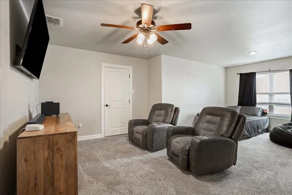 Bonus room/guest suite upstairs