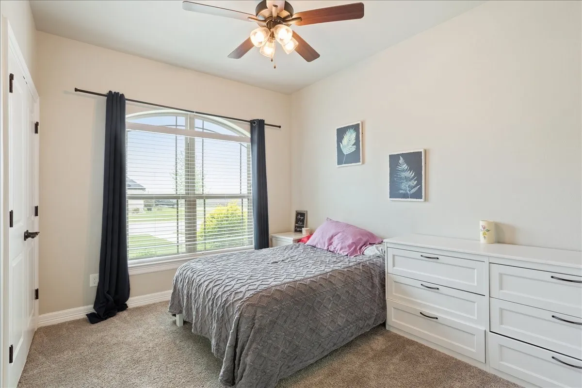 Single Family Residence For Sale in Bell County , 502 Oak Drive, Troy, Texas 76579, 5 Bedroom, 4 Bathroom, 3 Garage spaces, 2,739 Sqft, built in 2021, mls#21365483, Real Estate Agent in Troy, Homes For Sale in Bell county, Homes For Sale in Troy, Realtor in Troy Texas, Real Estate Brokerage Independent Realty Texas, Luminita Cordes Realtor