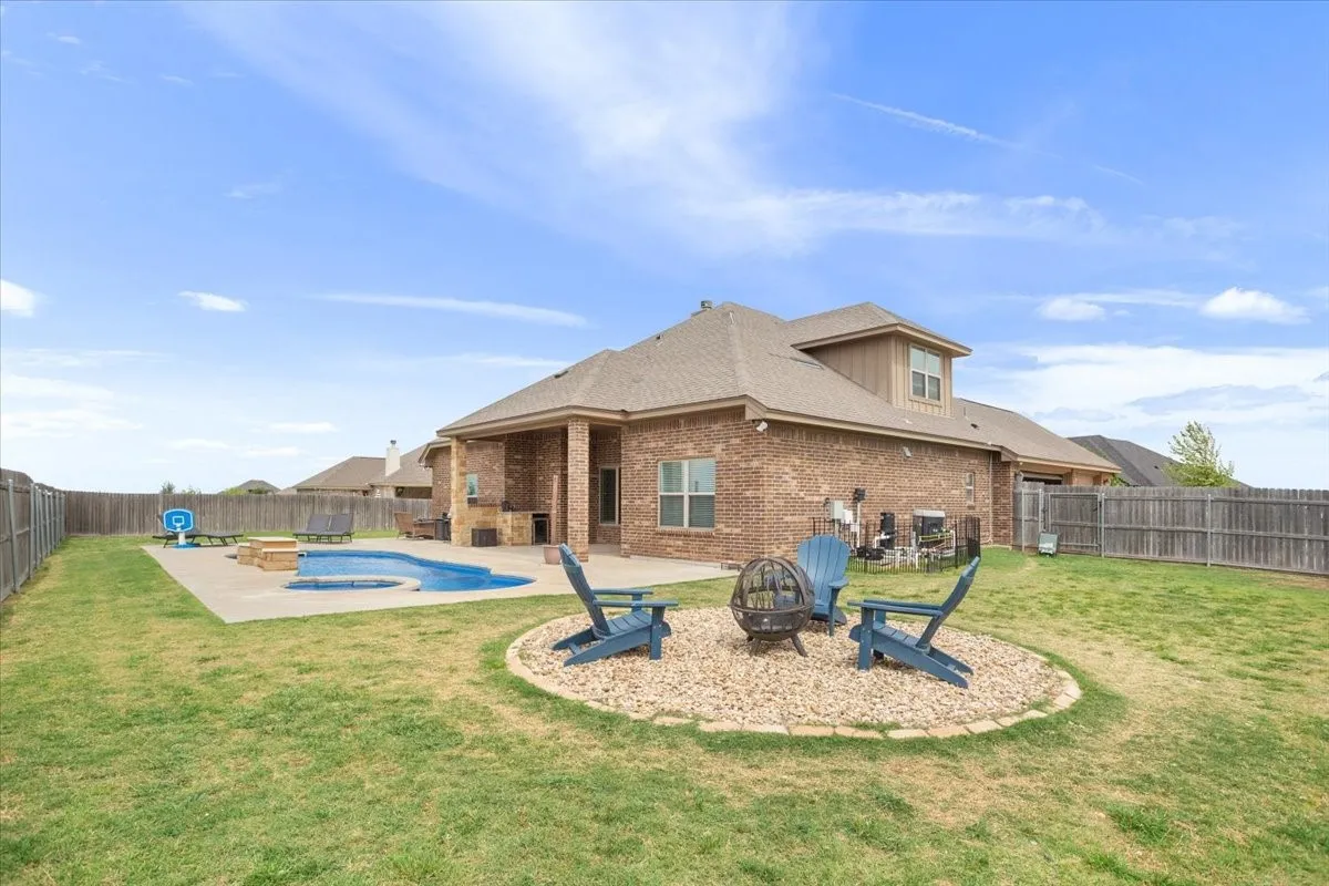 Single Family Residence For Sale in Bell County , 502 Oak Drive, Troy, Texas 76579, 5 Bedroom, 4 Bathroom, 3 Garage spaces, 2,739 Sqft, built in 2021, mls#21365483, Real Estate Agent in Troy, Homes For Sale in Bell county, Homes For Sale in Troy, Realtor in Troy Texas, Real Estate Brokerage Independent Realty Texas, Luminita Cordes Realtor