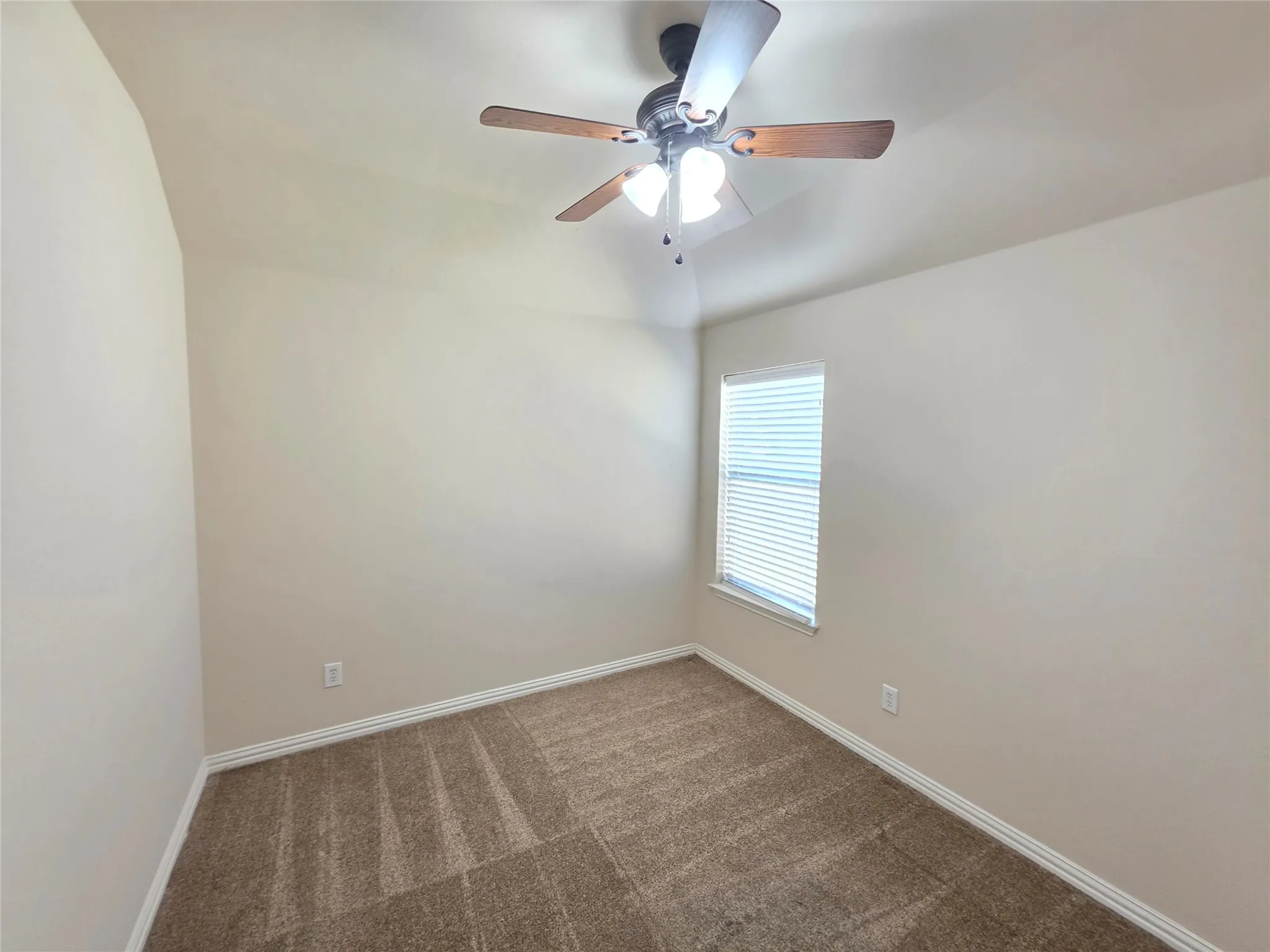 Single Family Residence For Rent in Tarrant County , 8219 Tierra Del Sol Road, Arlington, Texas 76002, 4 Bedroom, 2 Bathroom, 2 Garage spaces, 1,956 Sqft, built in 2011, mls#21365539, Real Estate Agent in Arlington, Homes For Rent in Tarrant county, Homes For Rent in Arlington, Realtor in Arlington Texas, Real Estate Brokerage Independent Realty Texas, Luminita Cordes Realtor