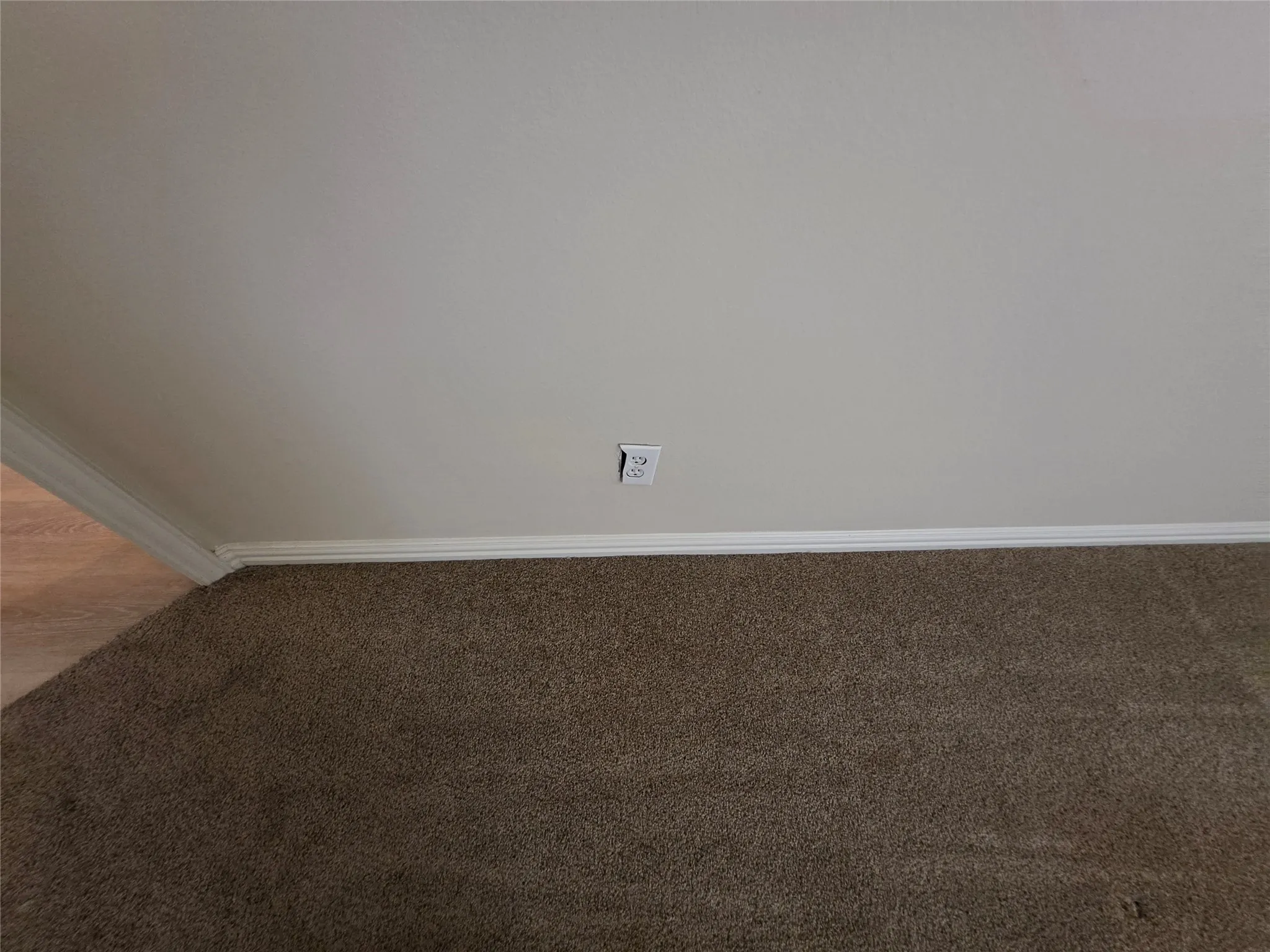 Single Family Residence For Rent in Tarrant County , 8219 Tierra Del Sol Road, Arlington, Texas 76002, 4 Bedroom, 2 Bathroom, 2 Garage spaces, 1,956 Sqft, built in 2011, mls#21365539, Real Estate Agent in Arlington, Homes For Rent in Tarrant county, Homes For Rent in Arlington, Realtor in Arlington Texas, Real Estate Brokerage Independent Realty Texas, Luminita Cordes Realtor