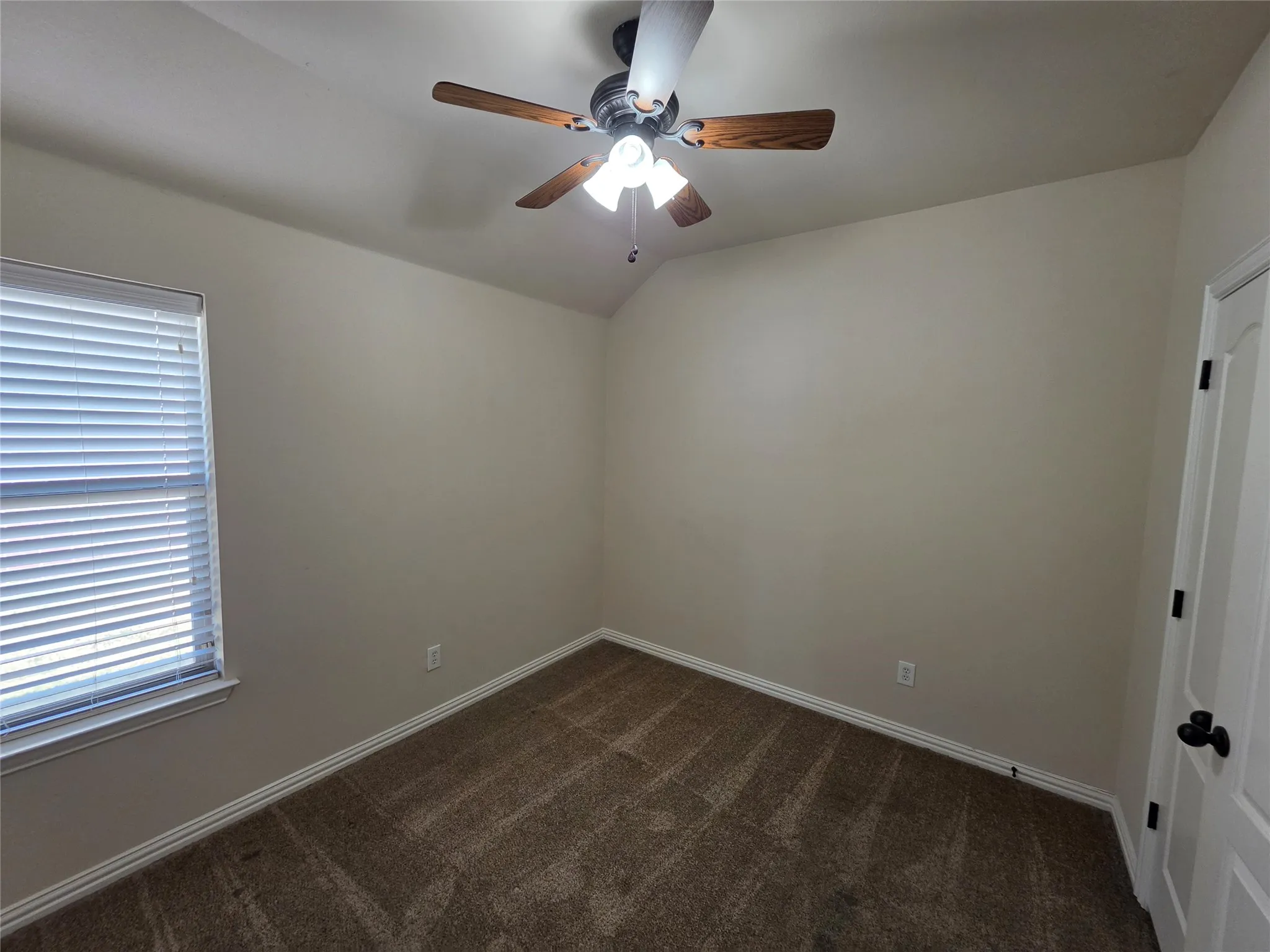 Single Family Residence For Rent in Tarrant County , 8219 Tierra Del Sol Road, Arlington, Texas 76002, 4 Bedroom, 2 Bathroom, 2 Garage spaces, 1,956 Sqft, built in 2011, mls#21365539, Real Estate Agent in Arlington, Homes For Rent in Tarrant county, Homes For Rent in Arlington, Realtor in Arlington Texas, Real Estate Brokerage Independent Realty Texas, Luminita Cordes Realtor