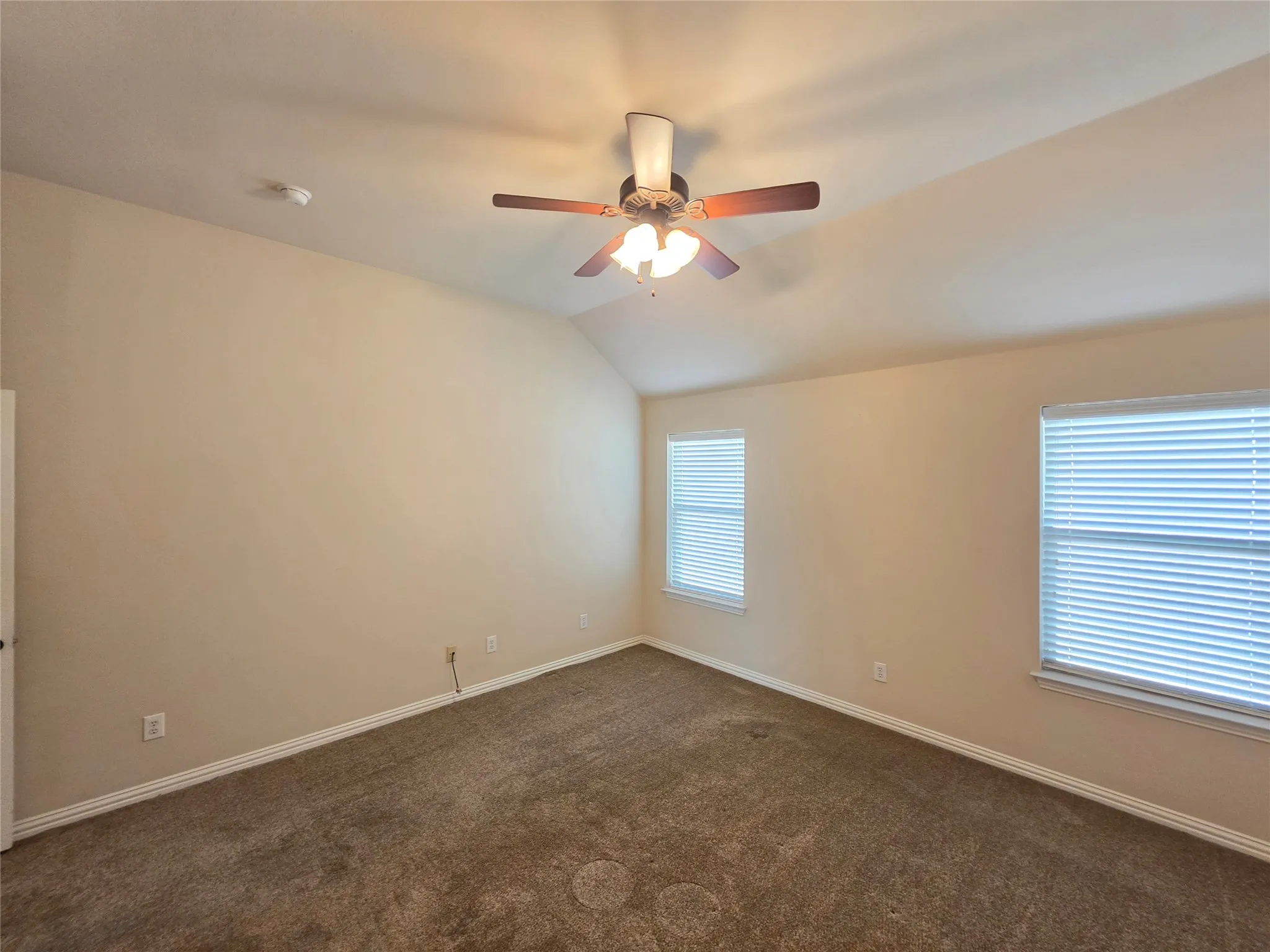 Single Family Residence For Rent in Tarrant County , 8219 Tierra Del Sol Road, Arlington, Texas 76002, 4 Bedroom, 2 Bathroom, 2 Garage spaces, 1,956 Sqft, built in 2011, mls#21365539, Real Estate Agent in Arlington, Homes For Rent in Tarrant county, Homes For Rent in Arlington, Realtor in Arlington Texas, Real Estate Brokerage Independent Realty Texas, Luminita Cordes Realtor