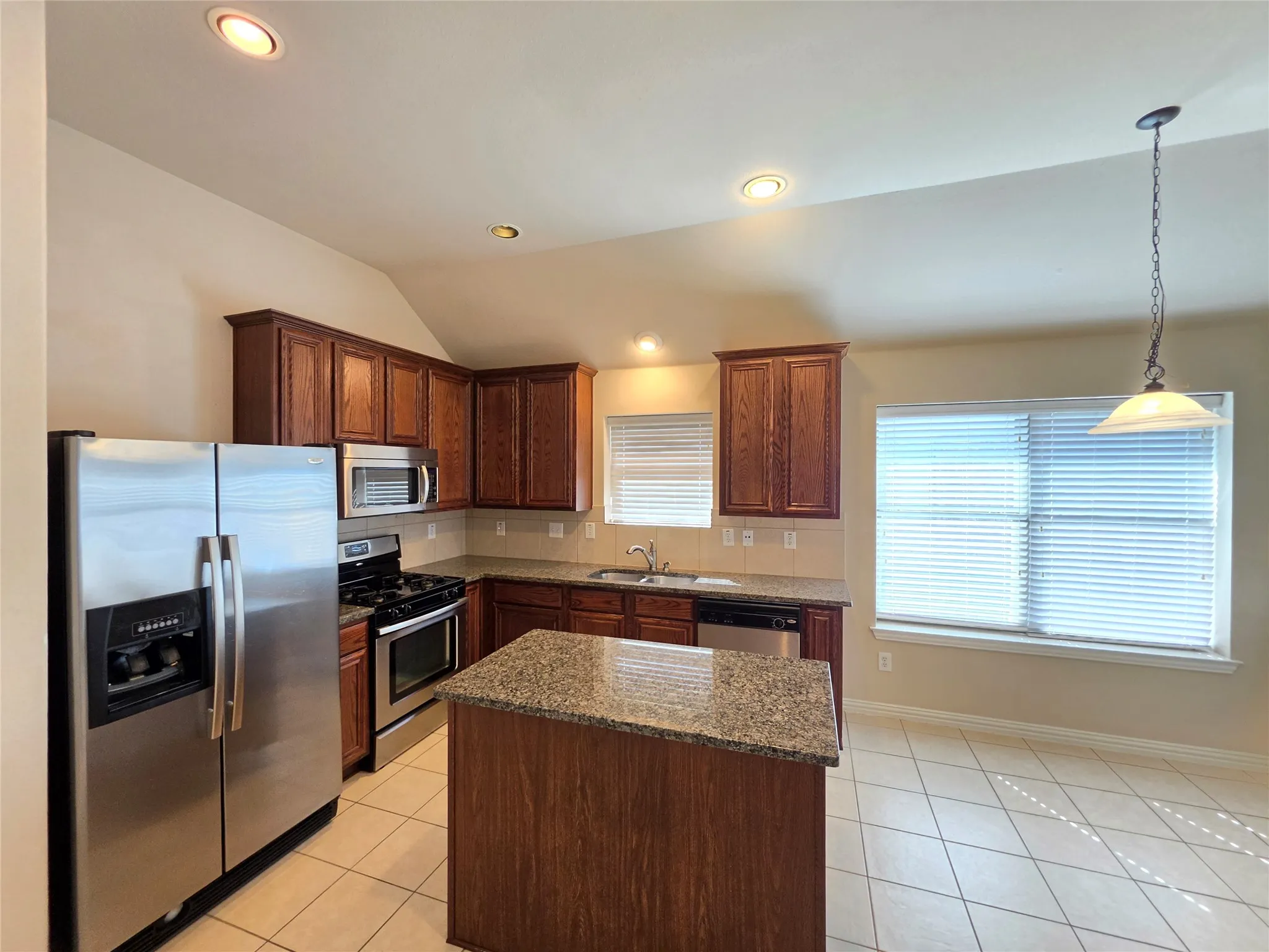 Single Family Residence For Rent in Tarrant County , 8219 Tierra Del Sol Road, Arlington, Texas 76002, 4 Bedroom, 2 Bathroom, 2 Garage spaces, 1,956 Sqft, built in 2011, mls#21365539, Real Estate Agent in Arlington, Homes For Rent in Tarrant county, Homes For Rent in Arlington, Realtor in Arlington Texas, Real Estate Brokerage Independent Realty Texas, Luminita Cordes Realtor