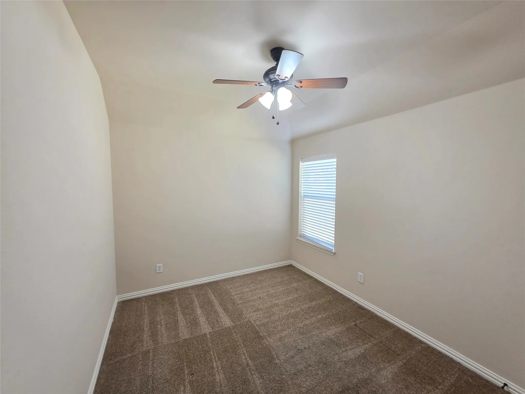 Single Family Residence For Rent in Tarrant County , 8219 Tierra Del Sol Road, Arlington, Texas 76002, 4 Bedroom, 2 Bathroom, 2 Garage spaces, 1,956 Sqft, built in 2011, mls#21365539, Real Estate Agent in Arlington, Homes For Rent in Tarrant county, Homes For Rent in Arlington, Realtor in Arlington Texas, Real Estate Brokerage Independent Realty Texas, Luminita Cordes Realtor