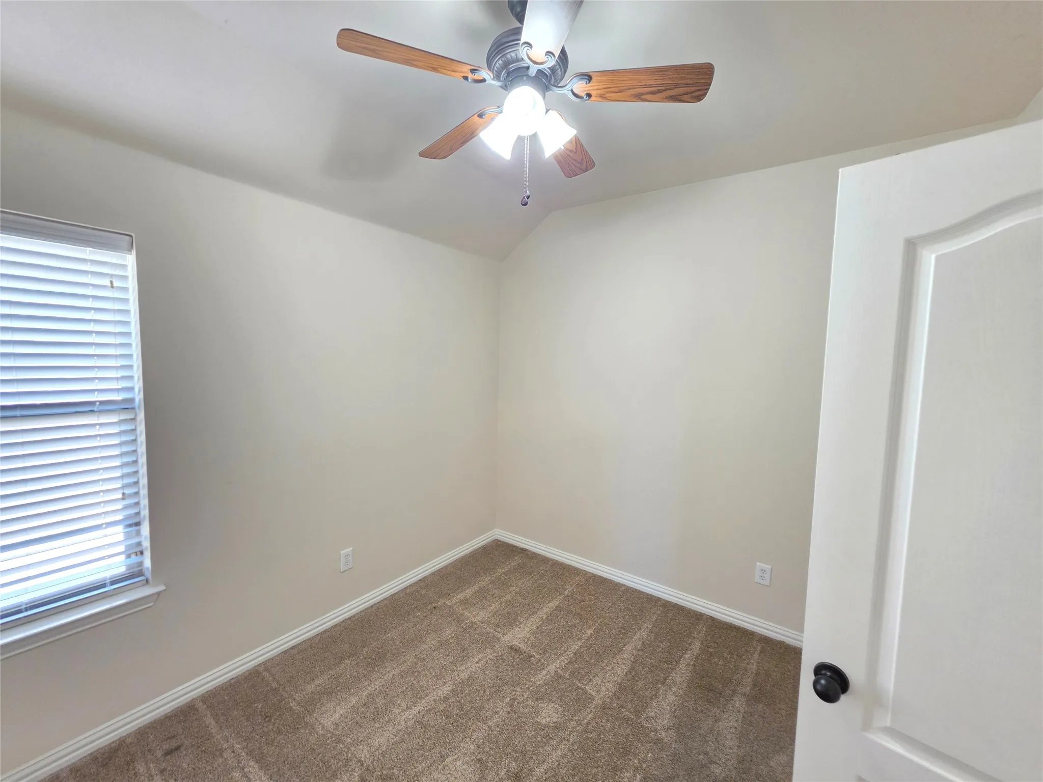 Single Family Residence For Rent in Tarrant County , 8219 Tierra Del Sol Road, Arlington, Texas 76002, 4 Bedroom, 2 Bathroom, 2 Garage spaces, 1,956 Sqft, built in 2011, mls#21365539, Real Estate Agent in Arlington, Homes For Rent in Tarrant county, Homes For Rent in Arlington, Realtor in Arlington Texas, Real Estate Brokerage Independent Realty Texas, Luminita Cordes Realtor