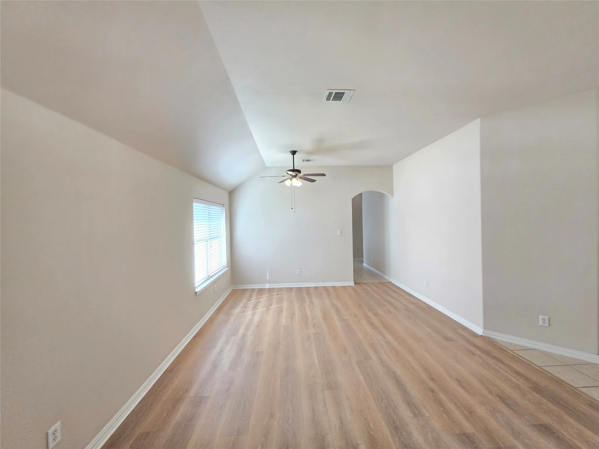Single Family Residence For Rent in Tarrant County , 8219 Tierra Del Sol Road, Arlington, Texas 76002, 4 Bedroom, 2 Bathroom, 2 Garage spaces, 1,956 Sqft, built in 2011, mls#21365539, Real Estate Agent in Arlington, Homes For Rent in Tarrant county, Homes For Rent in Arlington, Realtor in Arlington Texas, Real Estate Brokerage Independent Realty Texas, Luminita Cordes Realtor