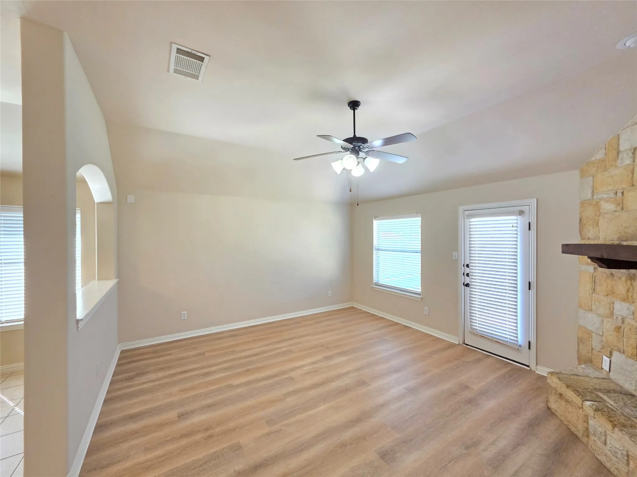 Single Family Residence For Rent in Tarrant County , 8219 Tierra Del Sol Road, Arlington, Texas 76002, 4 Bedroom, 2 Bathroom, 2 Garage spaces, 1,956 Sqft, built in 2011, mls#21365539, Real Estate Agent in Arlington, Homes For Rent in Tarrant county, Homes For Rent in Arlington, Realtor in Arlington Texas, Real Estate Brokerage Independent Realty Texas, Luminita Cordes Realtor