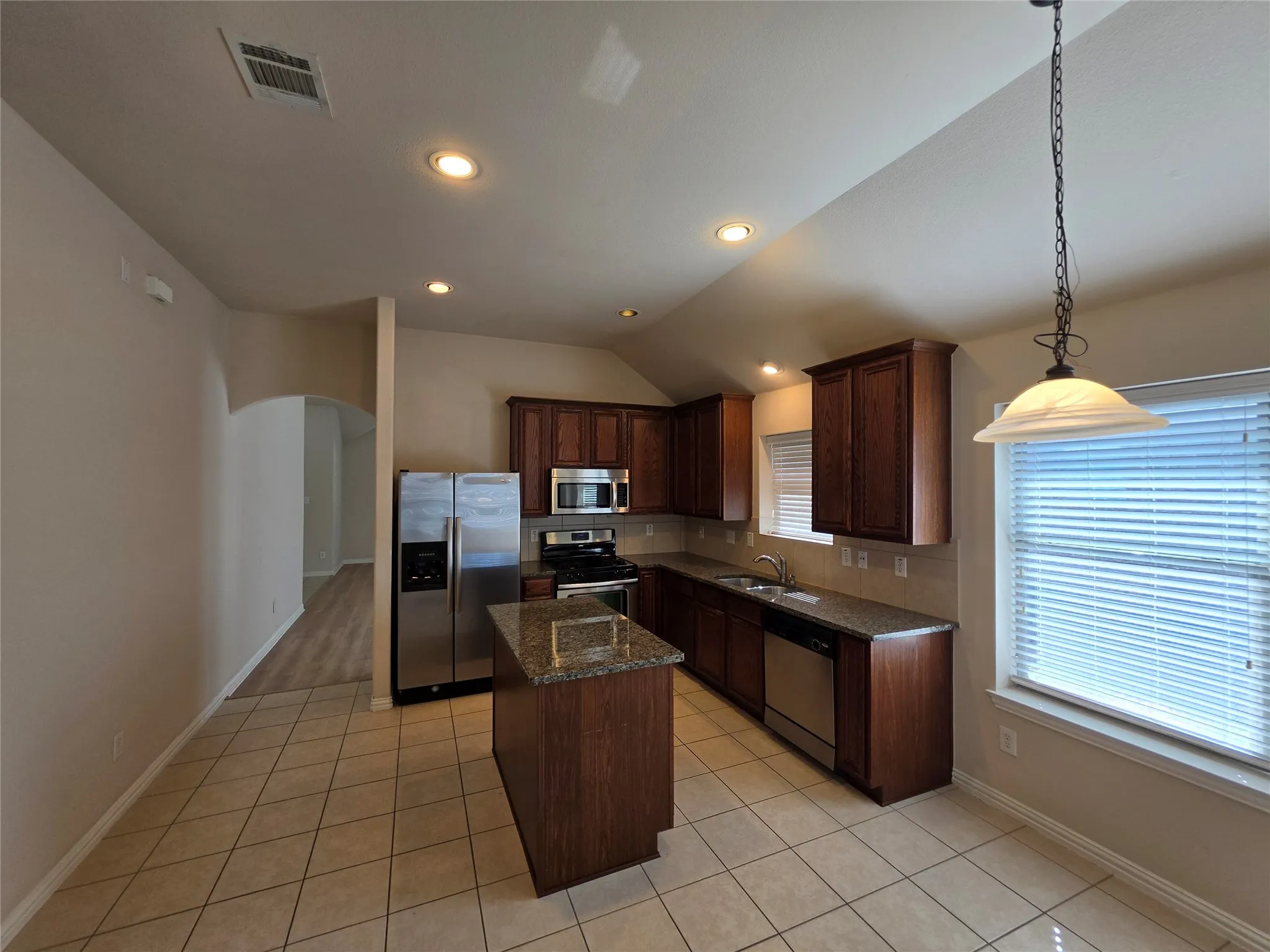 Single Family Residence For Rent in Tarrant County , 8219 Tierra Del Sol Road, Arlington, Texas 76002, 4 Bedroom, 2 Bathroom, 2 Garage spaces, 1,956 Sqft, built in 2011, mls#21365539, Real Estate Agent in Arlington, Homes For Rent in Tarrant county, Homes For Rent in Arlington, Realtor in Arlington Texas, Real Estate Brokerage Independent Realty Texas, Luminita Cordes Realtor