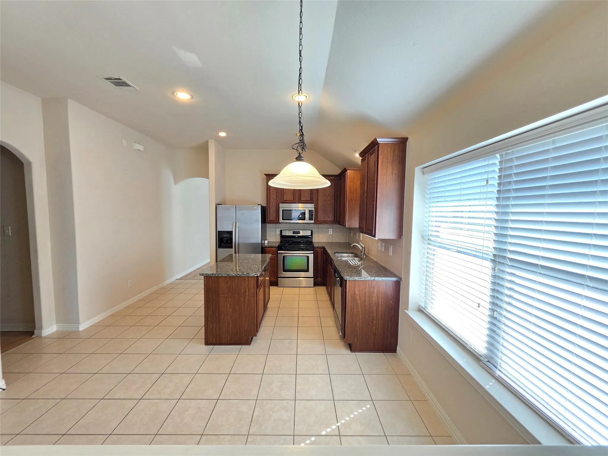 Single Family Residence For Rent in Tarrant County , 8219 Tierra Del Sol Road, Arlington, Texas 76002, 4 Bedroom, 2 Bathroom, 2 Garage spaces, 1,956 Sqft, built in 2011, mls#21365539, Real Estate Agent in Arlington, Homes For Rent in Tarrant county, Homes For Rent in Arlington, Realtor in Arlington Texas, Real Estate Brokerage Independent Realty Texas, Luminita Cordes Realtor