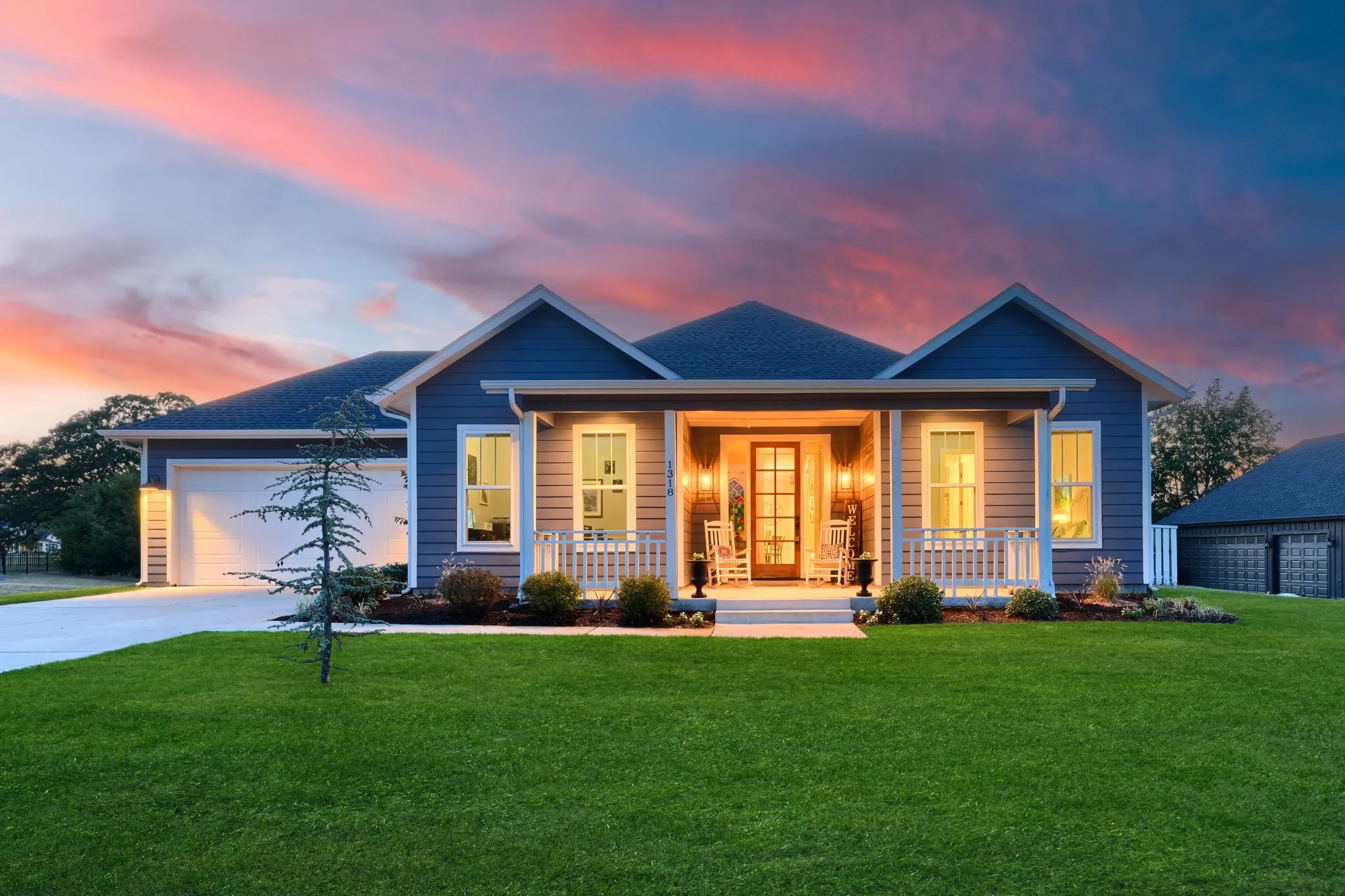 Single Family Residence For Sale in Hunt County , 1318 Oak Trail, Quinlan, Texas 75474, 4 Bedroom, 3 Bathroom, 2 Garage spaces, 2,076 Sqft, built in 2021, mls#21365534, Real Estate Agent in Quinlan, Homes For Sale in Hunt county, Homes For Sale in Quinlan, Realtor in Quinlan Texas, Real Estate Brokerage Independent Realty Texas, Luminita Cordes Realtor