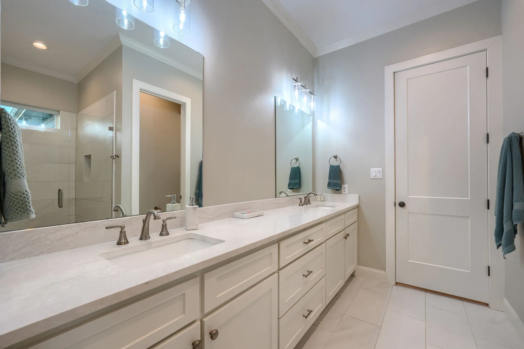 Single Family Residence For Sale in Hunt County , 1318 Oak Trail, Quinlan, Texas 75474, 4 Bedroom, 3 Bathroom, 2 Garage spaces, 2,076 Sqft, built in 2021, mls#21365534, Real Estate Agent in Quinlan, Homes For Sale in Hunt county, Homes For Sale in Quinlan, Realtor in Quinlan Texas, Real Estate Brokerage Independent Realty Texas, Luminita Cordes Realtor