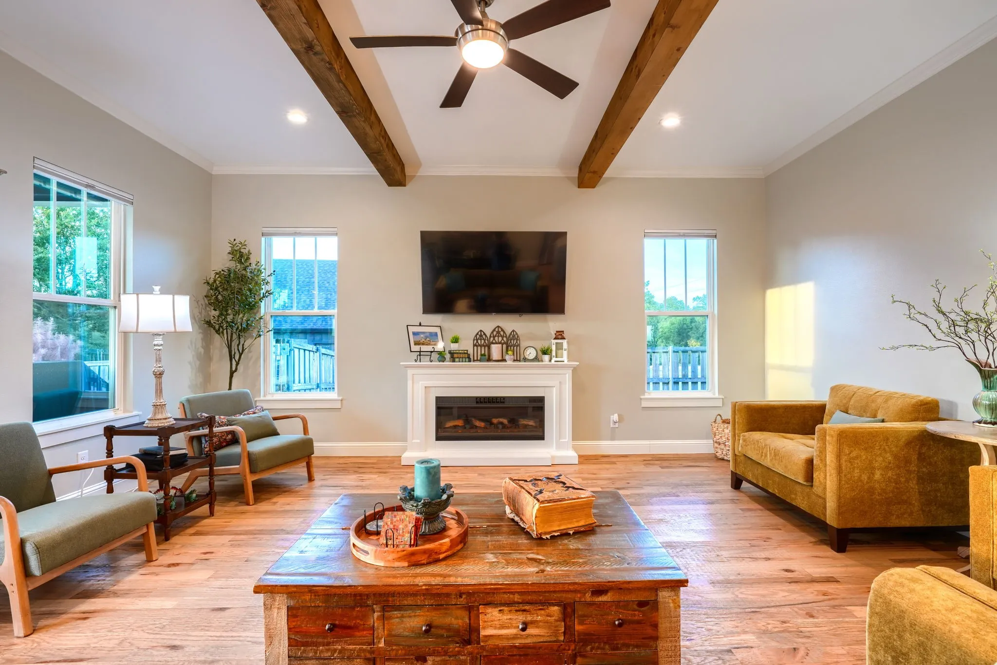 Single Family Residence For Sale in Hunt County , 1318 Oak Trail, Quinlan, Texas 75474, 4 Bedroom, 3 Bathroom, 2 Garage spaces, 2,076 Sqft, built in 2021, mls#21365534, Real Estate Agent in Quinlan, Homes For Sale in Hunt county, Homes For Sale in Quinlan, Realtor in Quinlan Texas, Real Estate Brokerage Independent Realty Texas, Luminita Cordes Realtor