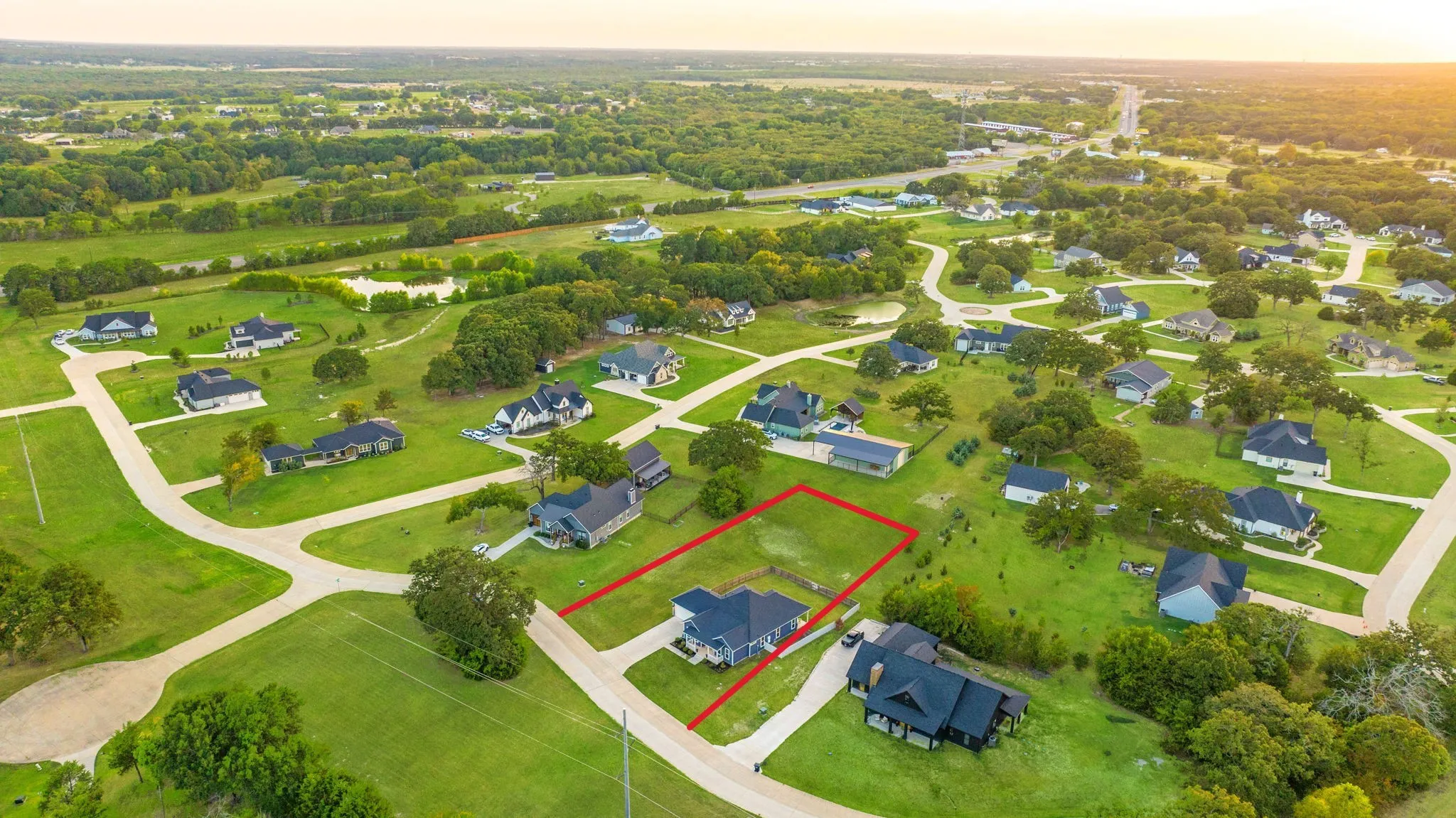 Single Family Residence For Sale in Hunt County , 1318 Oak Trail, Quinlan, Texas 75474, 4 Bedroom, 3 Bathroom, 2 Garage spaces, 2,076 Sqft, built in 2021, mls#21365534, Real Estate Agent in Quinlan, Homes For Sale in Hunt county, Homes For Sale in Quinlan, Realtor in Quinlan Texas, Real Estate Brokerage Independent Realty Texas, Luminita Cordes Realtor