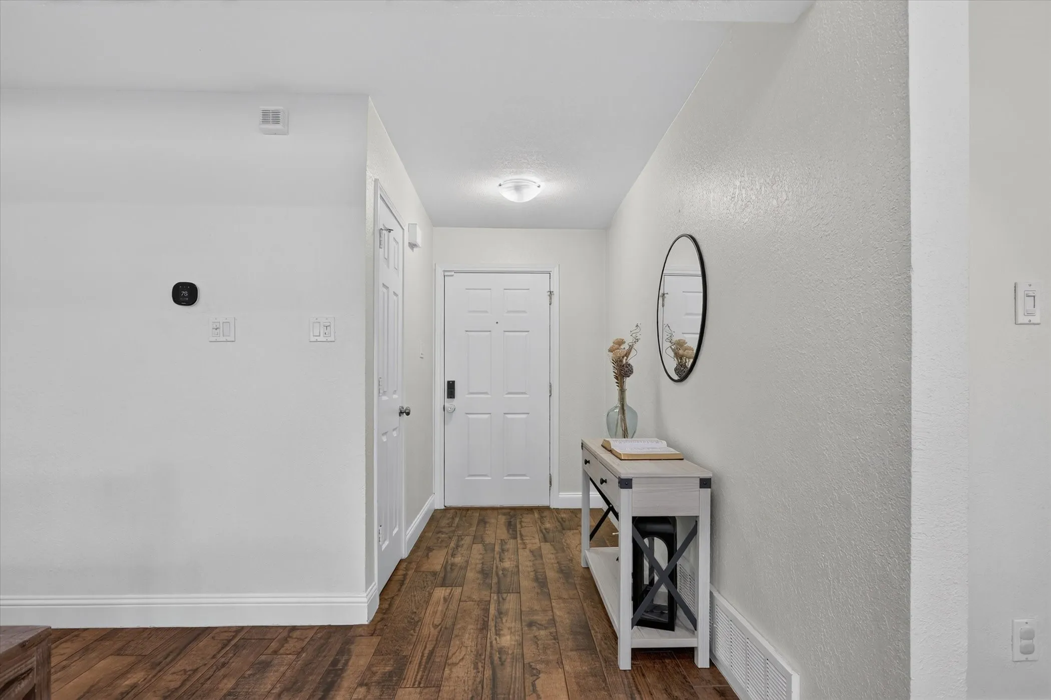Single Family Residence For Sale in Tarrant County , 6419 British Lane, Arlington, Texas 76002, 3 Bedroom, 2 Bathroom, 2 Garage spaces, 1,757 Sqft, built in 1984, mls#21365544, Real Estate Agent in Arlington, Homes For Sale in Tarrant county, Homes For Sale in Arlington, Realtor in Arlington Texas, Real Estate Brokerage Independent Realty Texas, Luminita Cordes Realtor