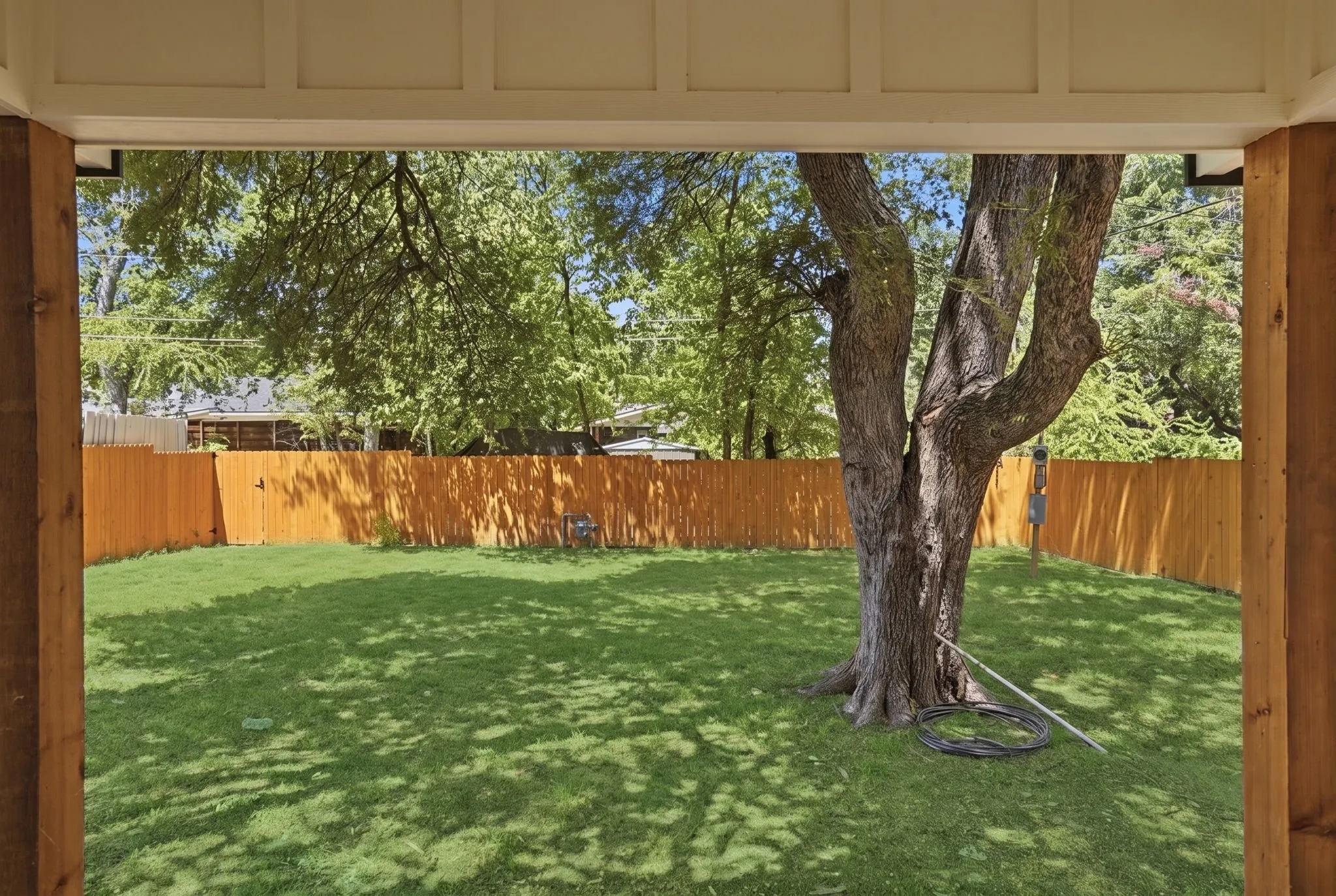 Single Family Residence For Sale in Dallas County , 10637 Dunaway Drive, Dallas, Texas 75228, 4 Bedroom, 2 Bathroom, Garage spaces, 1,544 Sqft, built in 1954, mls#21365546, Real Estate Agent in Dallas, Homes For Sale in Dallas county, Homes For Sale in Dallas, Realtor in Dallas Texas, Real Estate Brokerage Independent Realty Texas, Luminita Cordes Realtor