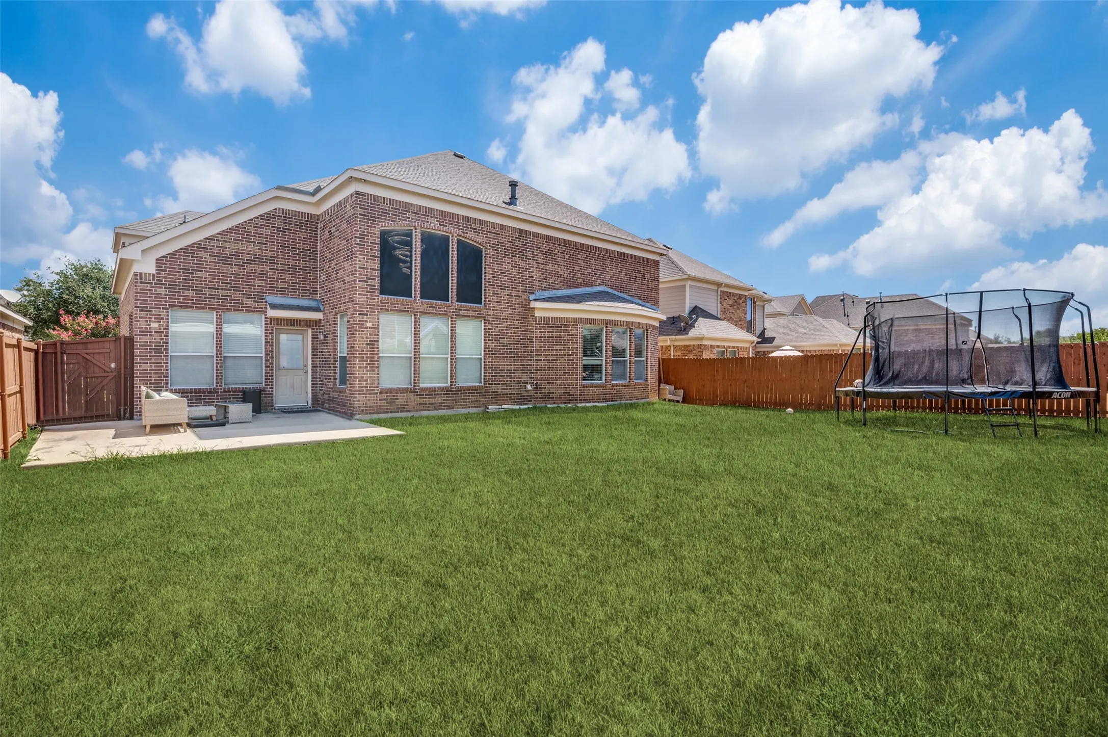 Single Family Residence For Rent in Tarrant County , 6951 Seascape Drive, Grand Prairie, Texas 75054, 5 Bedroom, 4 Bathroom, 2 Garage spaces, 3,955 Sqft, built in 2010, mls#21365059, Real Estate Agent in Grand Prairie, Homes For Rent in Tarrant county, Homes For Rent in Grand Prairie, Realtor in Grand Prairie Texas, Real Estate Brokerage Independent Realty Texas, Luminita Cordes Realtor