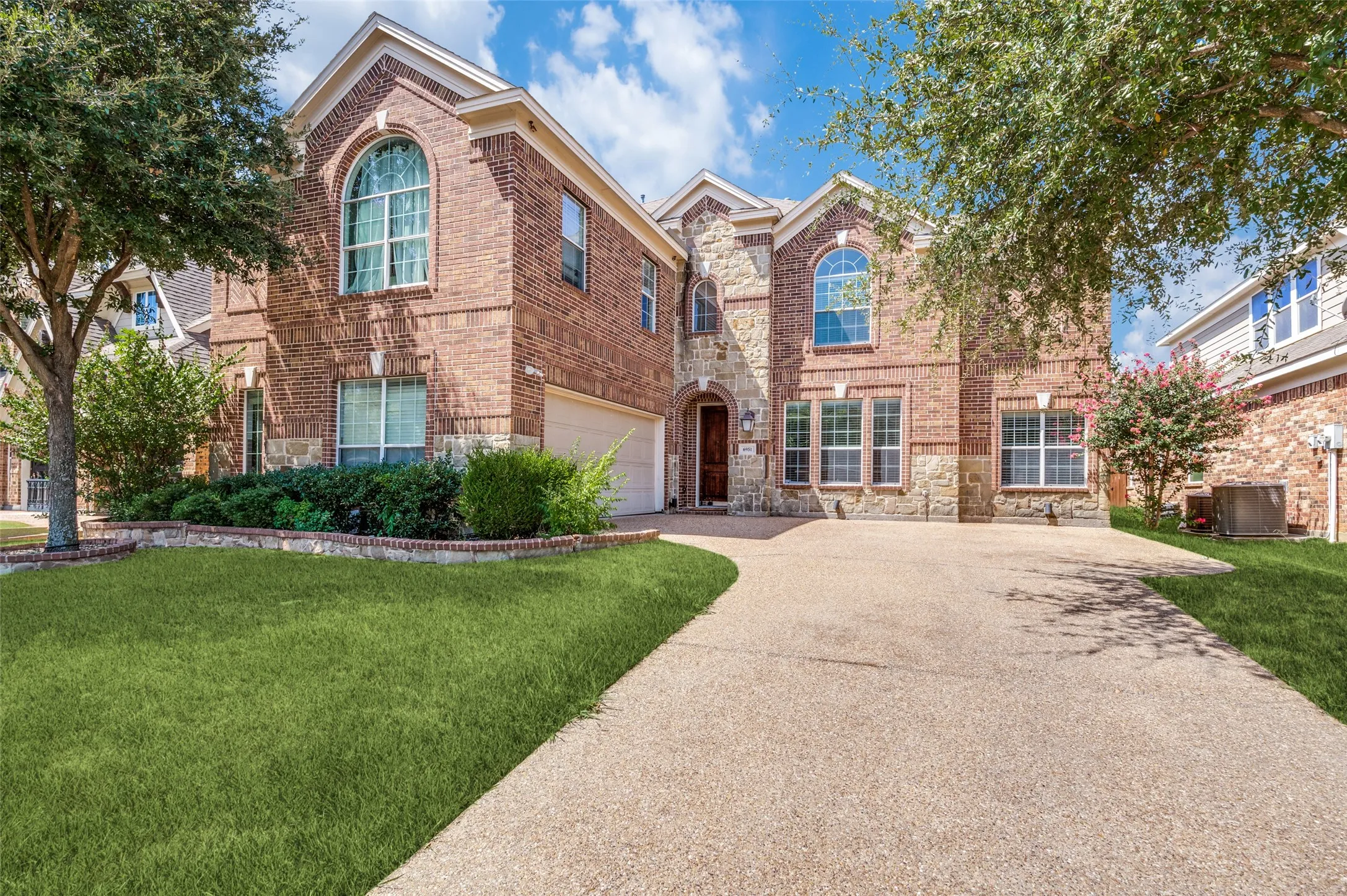 Single Family Residence For Rent in Tarrant County , 6951 Seascape Drive, Grand Prairie, Texas 75054, 5 Bedroom, 4 Bathroom, 2 Garage spaces, 3,955 Sqft, built in 2010, mls#21365059, Real Estate Agent in Grand Prairie, Homes For Rent in Tarrant county, Homes For Rent in Grand Prairie, Realtor in Grand Prairie Texas, Real Estate Brokerage Independent Realty Texas, Luminita Cordes Realtor