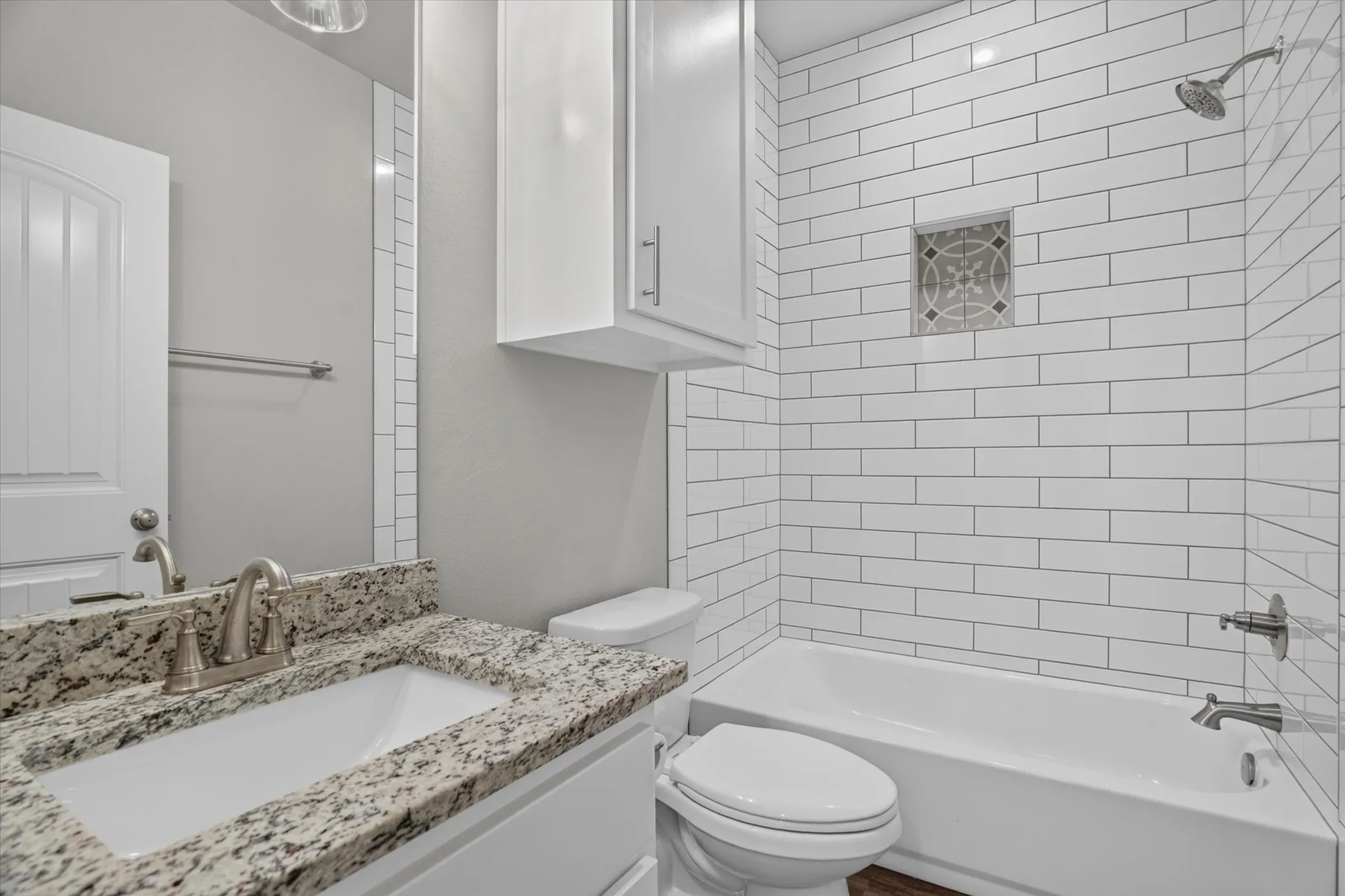 Single Family Residence For Sale in Hood County , 2706 San Gabriel Drive, Granbury, Texas 76048, 3 Bedroom, 2 Bathroom, 2 Garage spaces, 1,629 Sqft, built in 2021, mls#21365515, Real Estate Agent in Granbury, Homes For Sale in Hood county, Homes For Sale in Granbury, Realtor in Granbury Texas, Real Estate Brokerage Independent Realty Texas, Luminita Cordes Realtor