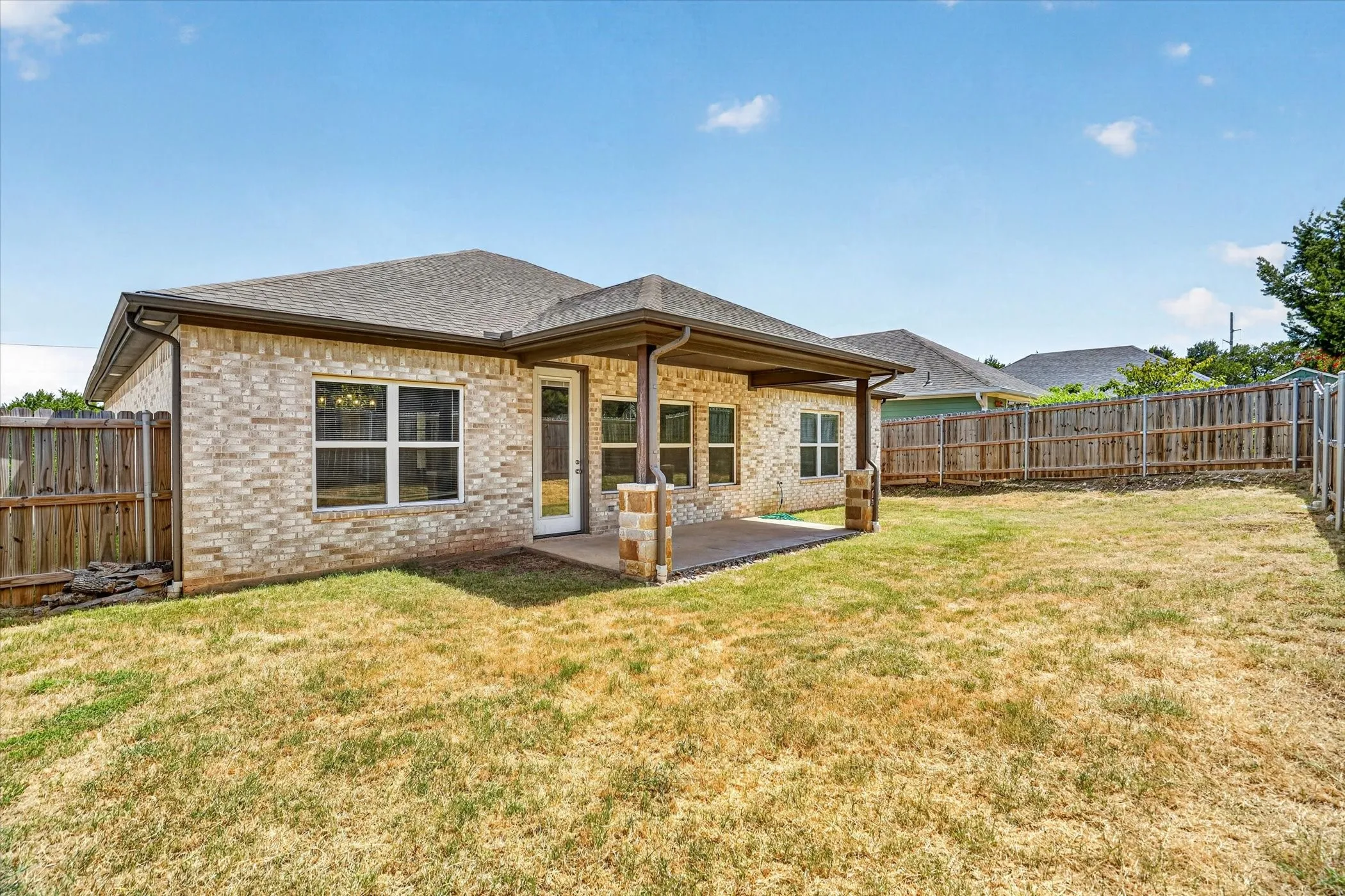 Single Family Residence For Sale in Hood County , 2706 San Gabriel Drive, Granbury, Texas 76048, 3 Bedroom, 2 Bathroom, 2 Garage spaces, 1,629 Sqft, built in 2021, mls#21365515, Real Estate Agent in Granbury, Homes For Sale in Hood county, Homes For Sale in Granbury, Realtor in Granbury Texas, Real Estate Brokerage Independent Realty Texas, Luminita Cordes Realtor