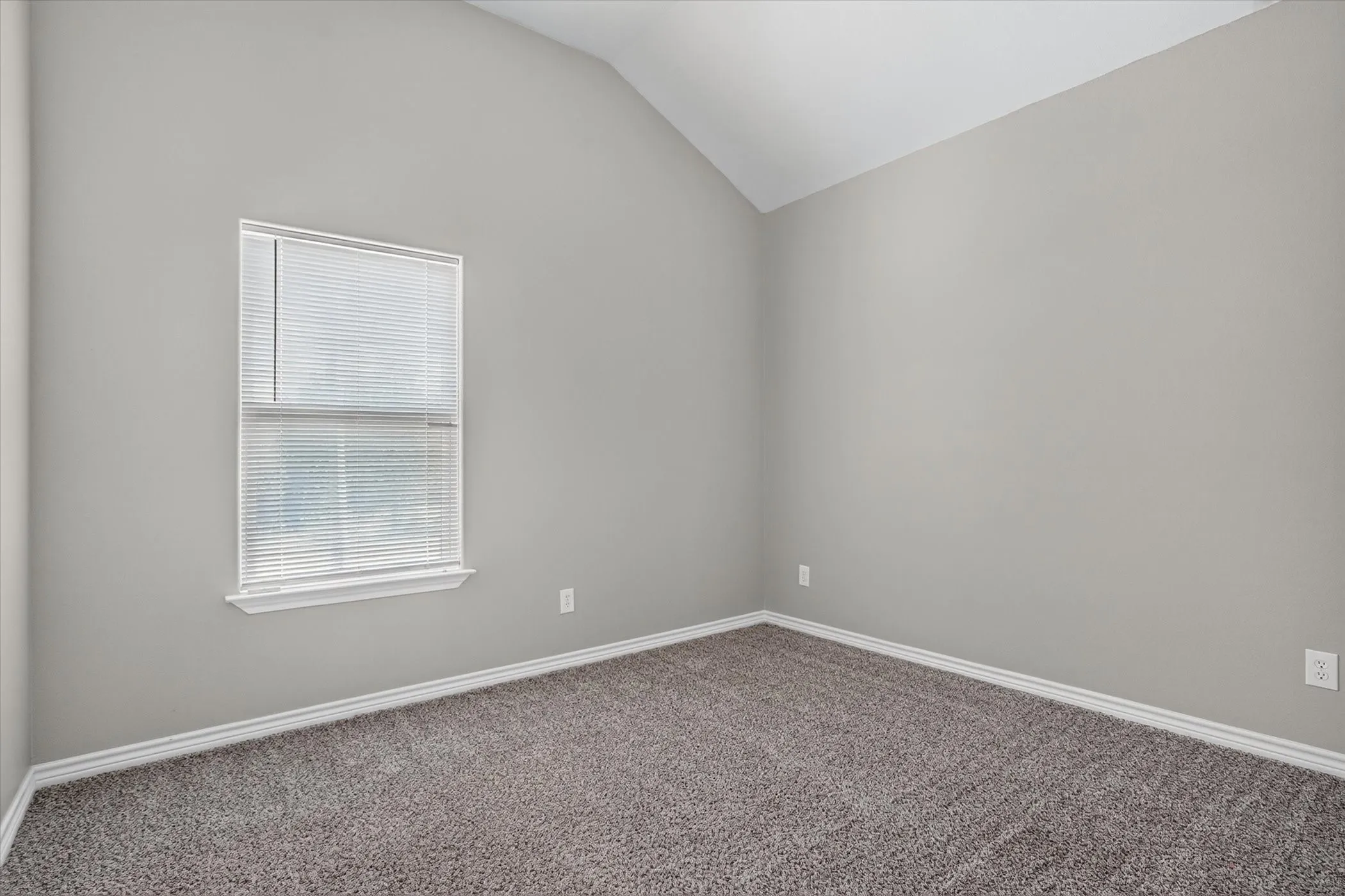 Single Family Residence For Sale in Hood County , 2706 San Gabriel Drive, Granbury, Texas 76048, 3 Bedroom, 2 Bathroom, 2 Garage spaces, 1,629 Sqft, built in 2021, mls#21365515, Real Estate Agent in Granbury, Homes For Sale in Hood county, Homes For Sale in Granbury, Realtor in Granbury Texas, Real Estate Brokerage Independent Realty Texas, Luminita Cordes Realtor