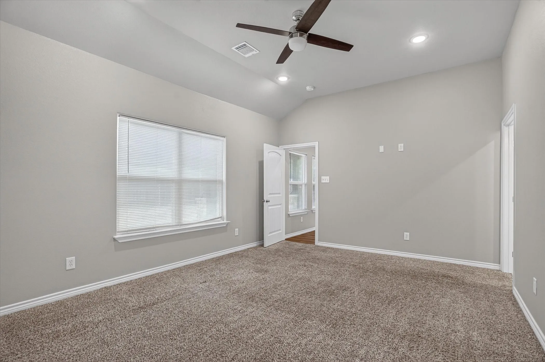 Single Family Residence For Sale in Hood County , 2706 San Gabriel Drive, Granbury, Texas 76048, 3 Bedroom, 2 Bathroom, 2 Garage spaces, 1,629 Sqft, built in 2021, mls#21365515, Real Estate Agent in Granbury, Homes For Sale in Hood county, Homes For Sale in Granbury, Realtor in Granbury Texas, Real Estate Brokerage Independent Realty Texas, Luminita Cordes Realtor