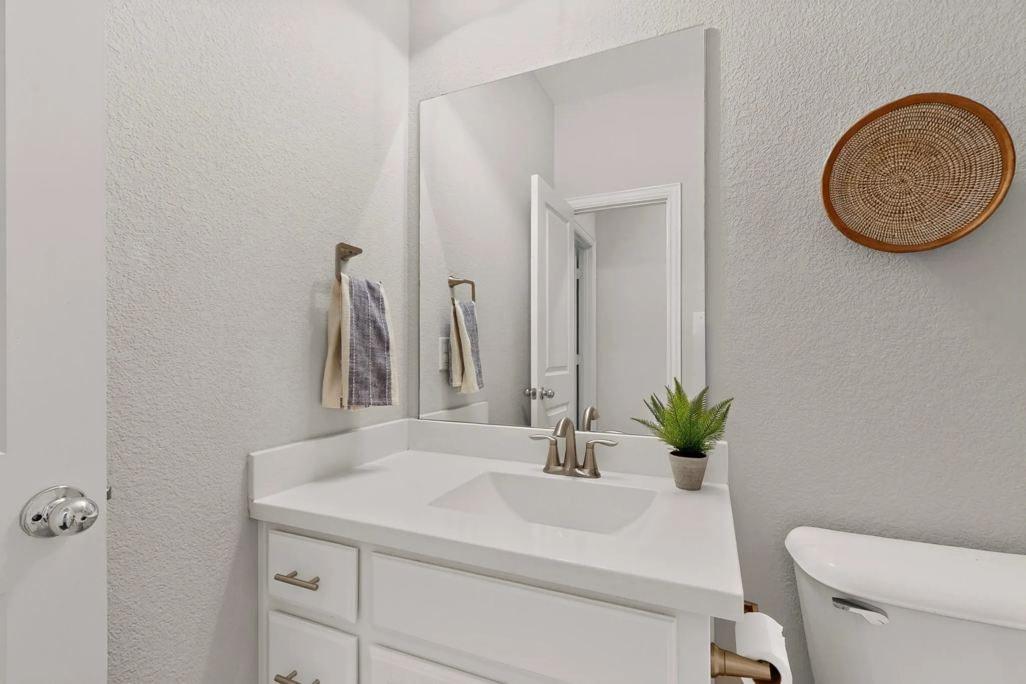 Single Family Residence For Sale in Collin County , 1433 Cherry Blossom Lane, Celina, Texas 75078, 3 Bedroom, 2 Bathroom, 2 Garage spaces, 2,529 Sqft, built in 2017, mls#21365113, Real Estate Agent in Celina, Homes For Sale in Collin county, Homes For Sale in Celina, Realtor in Celina Texas, Real Estate Brokerage Independent Realty Texas, Luminita Cordes Realtor