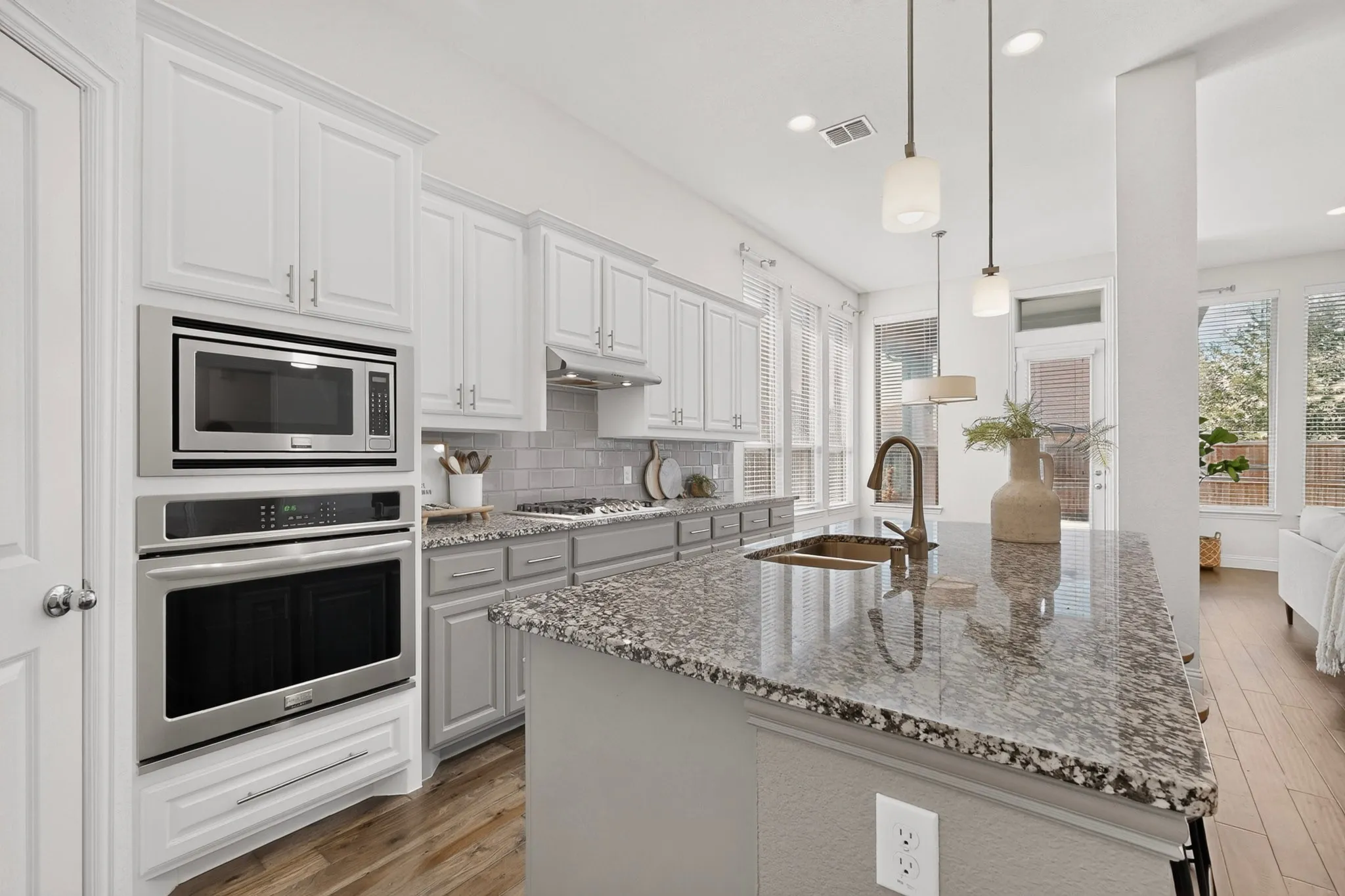Single Family Residence For Sale in Collin County , 1433 Cherry Blossom Lane, Celina, Texas 75078, 3 Bedroom, 2 Bathroom, 2 Garage spaces, 2,529 Sqft, built in 2017, mls#21365113, Real Estate Agent in Celina, Homes For Sale in Collin county, Homes For Sale in Celina, Realtor in Celina Texas, Real Estate Brokerage Independent Realty Texas, Luminita Cordes Realtor
