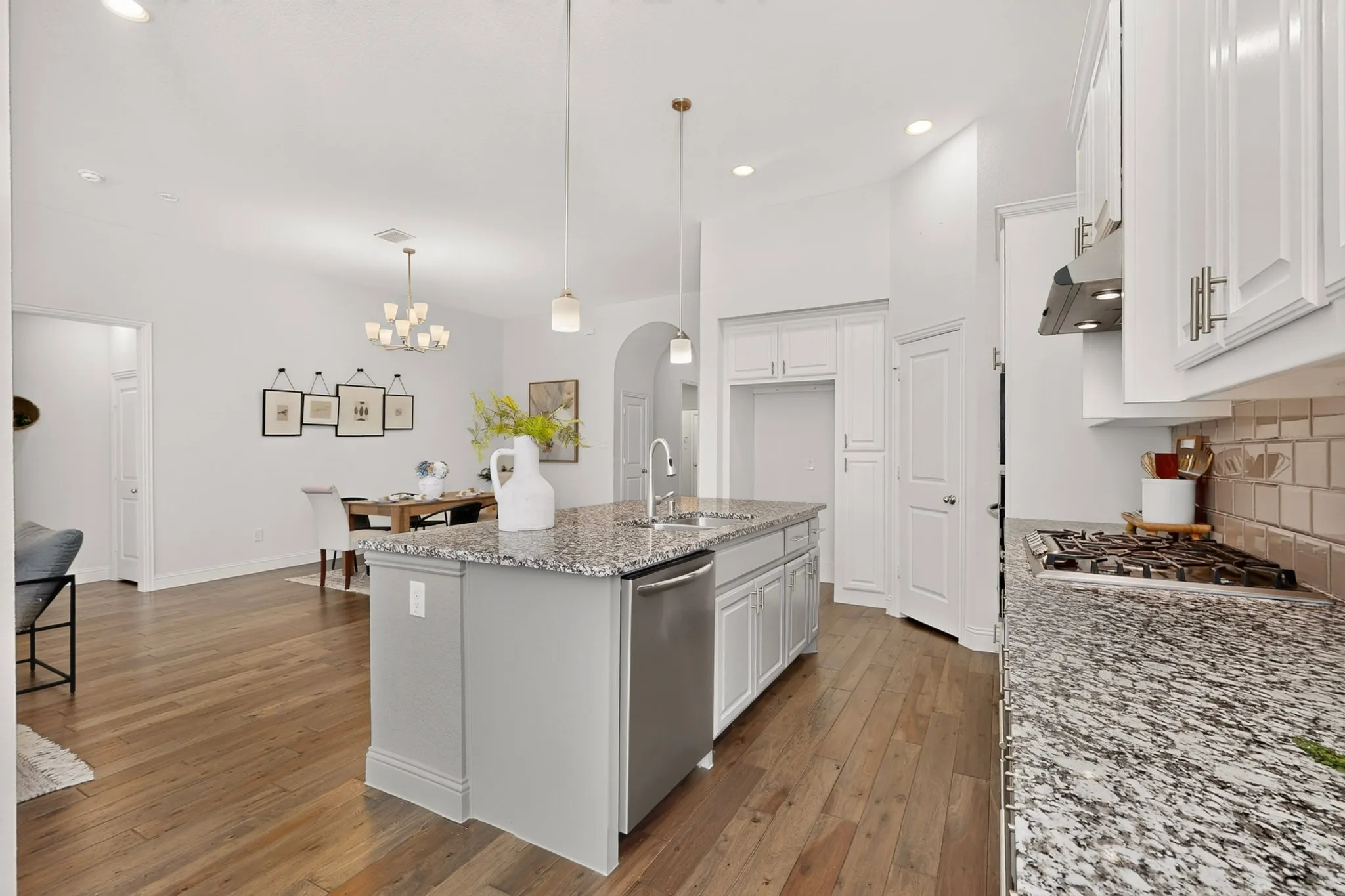 Single Family Residence For Sale in Collin County , 1433 Cherry Blossom Lane, Celina, Texas 75078, 3 Bedroom, 2 Bathroom, 2 Garage spaces, 2,529 Sqft, built in 2017, mls#21365113, Real Estate Agent in Celina, Homes For Sale in Collin county, Homes For Sale in Celina, Realtor in Celina Texas, Real Estate Brokerage Independent Realty Texas, Luminita Cordes Realtor