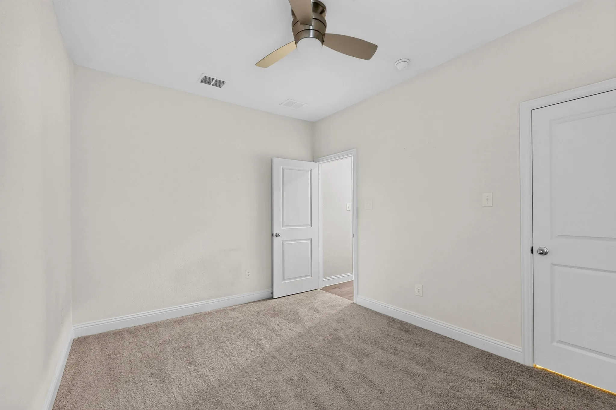 Single Family Residence For Sale in Collin County , 1433 Cherry Blossom Lane, Celina, Texas 75078, 3 Bedroom, 2 Bathroom, 2 Garage spaces, 2,529 Sqft, built in 2017, mls#21365113, Real Estate Agent in Celina, Homes For Sale in Collin county, Homes For Sale in Celina, Realtor in Celina Texas, Real Estate Brokerage Independent Realty Texas, Luminita Cordes Realtor