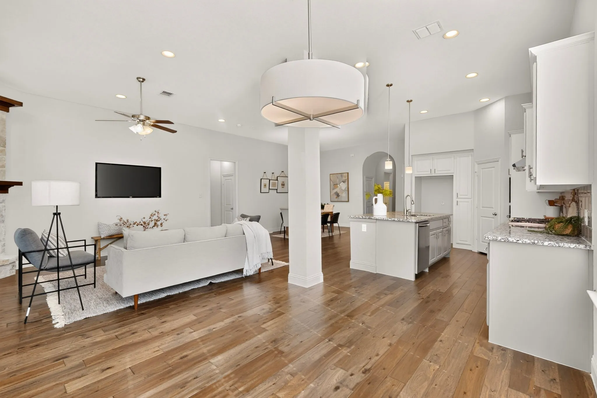 Single Family Residence For Sale in Collin County , 1433 Cherry Blossom Lane, Celina, Texas 75078, 3 Bedroom, 2 Bathroom, 2 Garage spaces, 2,529 Sqft, built in 2017, mls#21365113, Real Estate Agent in Celina, Homes For Sale in Collin county, Homes For Sale in Celina, Realtor in Celina Texas, Real Estate Brokerage Independent Realty Texas, Luminita Cordes Realtor