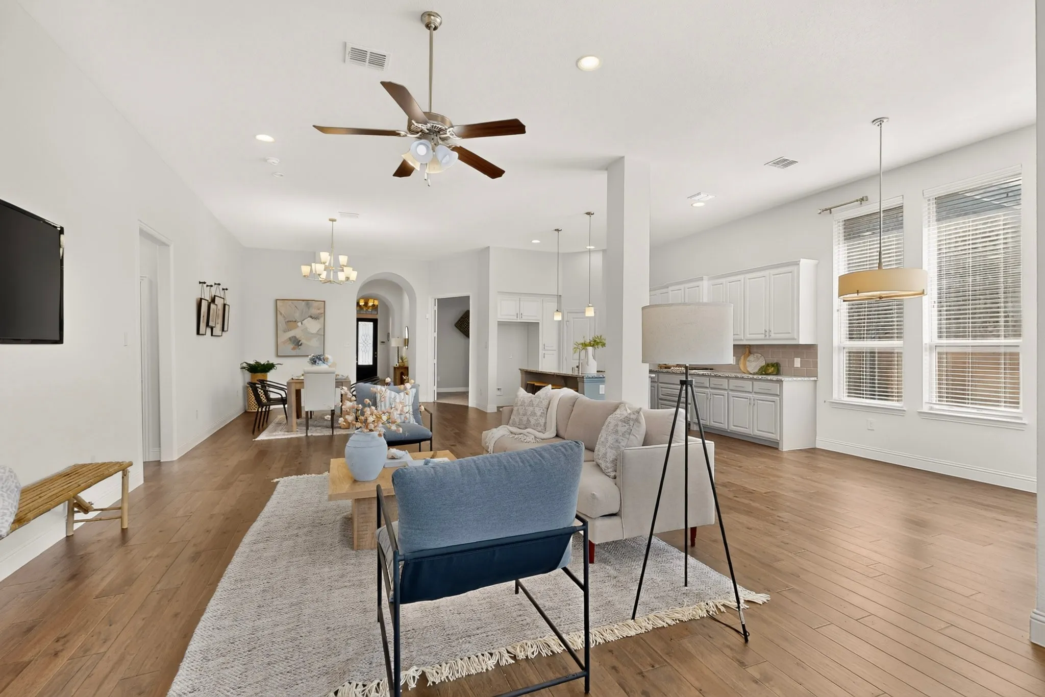 Single Family Residence For Sale in Collin County , 1433 Cherry Blossom Lane, Celina, Texas 75078, 3 Bedroom, 2 Bathroom, 2 Garage spaces, 2,529 Sqft, built in 2017, mls#21365113, Real Estate Agent in Celina, Homes For Sale in Collin county, Homes For Sale in Celina, Realtor in Celina Texas, Real Estate Brokerage Independent Realty Texas, Luminita Cordes Realtor