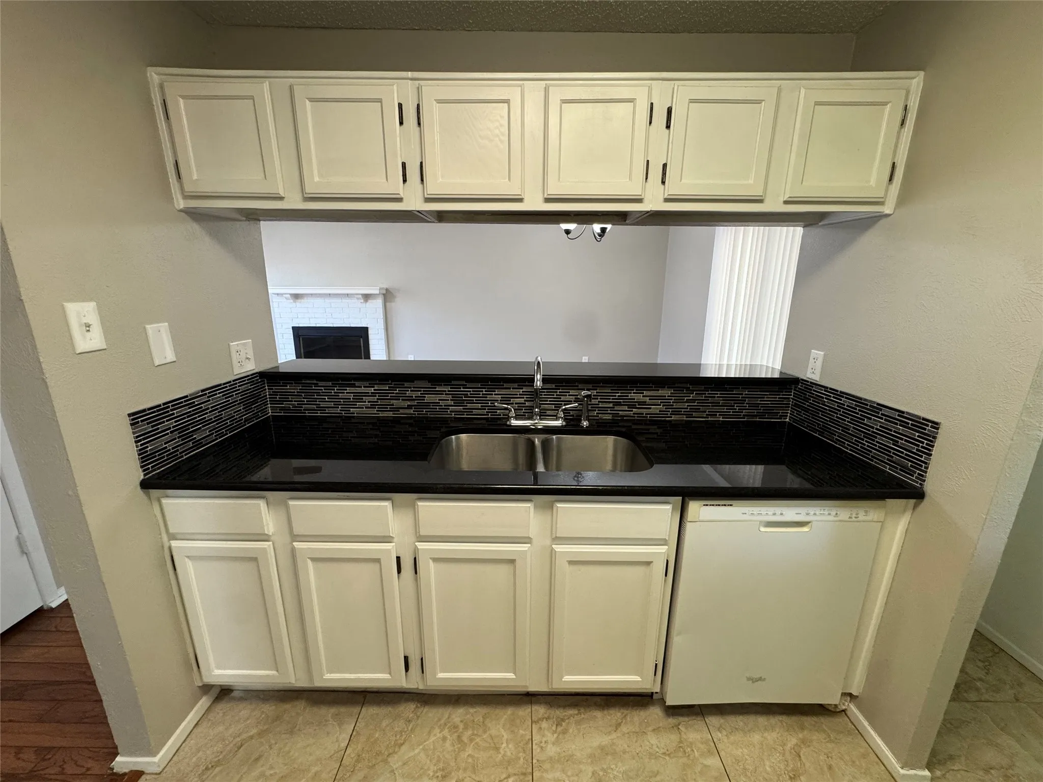 Single Family Residence For Rent in Tarrant County , 3808 Staghorn Circle S, Fort Worth, Texas 76137, 3 Bedroom, 2 Bathroom, 2 Garage spaces, 1,104 Sqft, built in 1985, mls#21365565, Real Estate Agent in Fort Worth, Homes For Rent in Tarrant county, Homes For Rent in Fort Worth, Realtor in Fort Worth Texas, Real Estate Brokerage Independent Realty Texas, Luminita Cordes Realtor