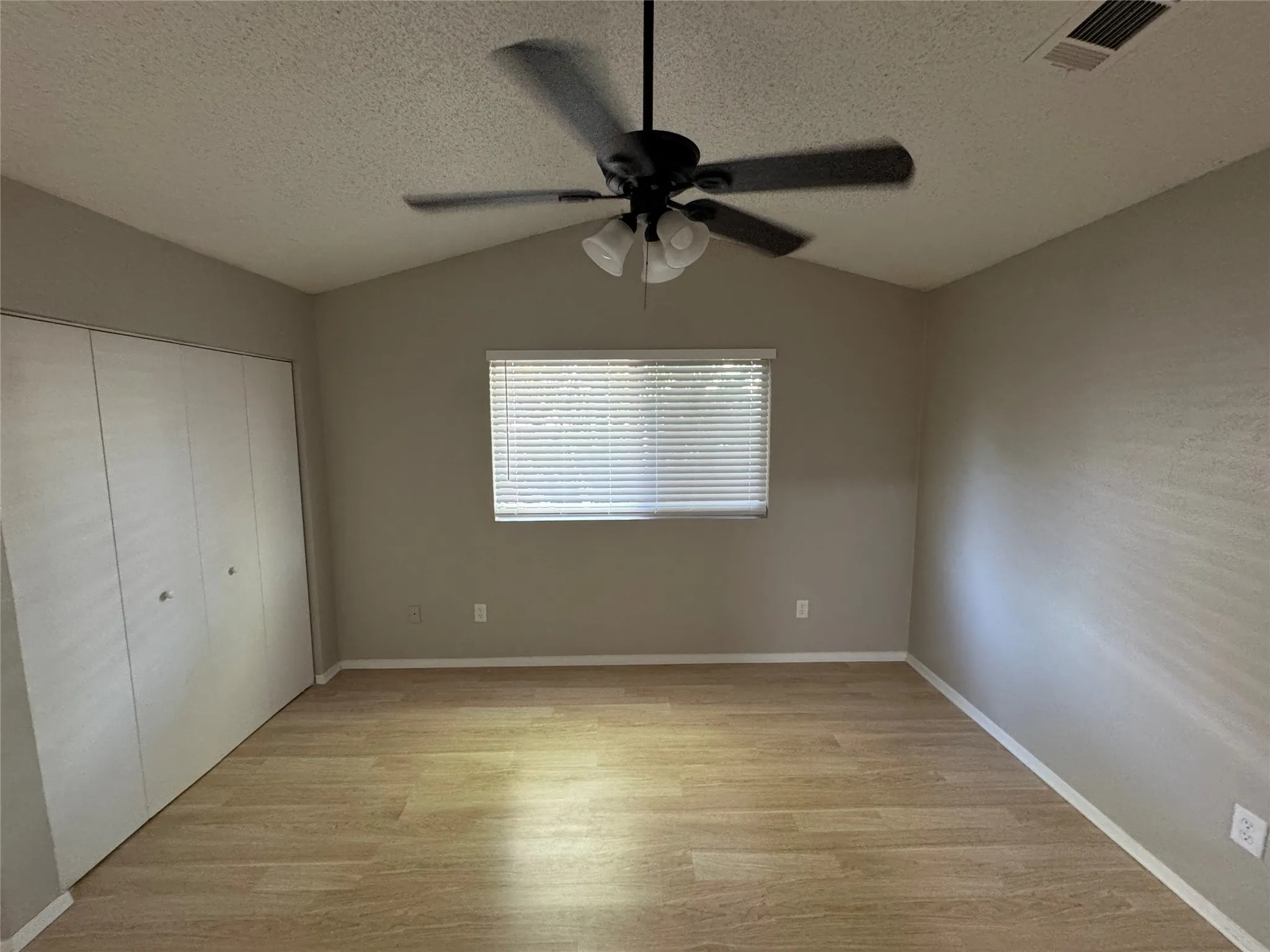 Single Family Residence For Rent in Tarrant County , 3808 Staghorn Circle S, Fort Worth, Texas 76137, 3 Bedroom, 2 Bathroom, 2 Garage spaces, 1,104 Sqft, built in 1985, mls#21365565, Real Estate Agent in Fort Worth, Homes For Rent in Tarrant county, Homes For Rent in Fort Worth, Realtor in Fort Worth Texas, Real Estate Brokerage Independent Realty Texas, Luminita Cordes Realtor