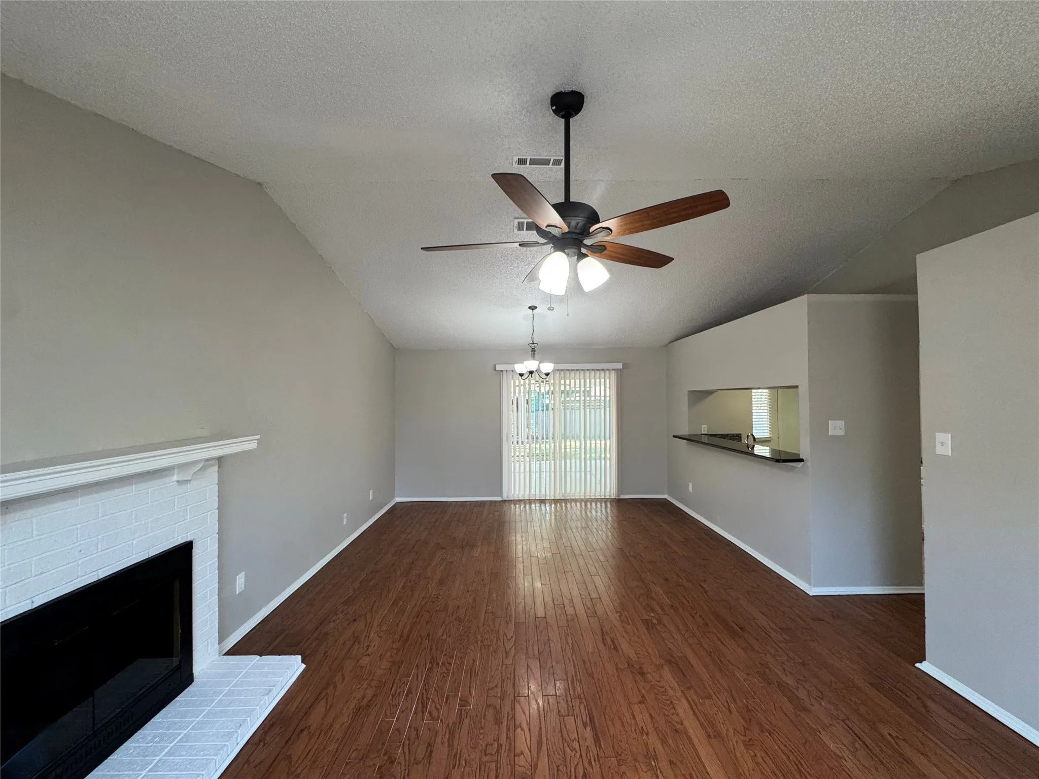 Single Family Residence For Rent in Tarrant County , 3808 Staghorn Circle S, Fort Worth, Texas 76137, 3 Bedroom, 2 Bathroom, 2 Garage spaces, 1,104 Sqft, built in 1985, mls#21365565, Real Estate Agent in Fort Worth, Homes For Rent in Tarrant county, Homes For Rent in Fort Worth, Realtor in Fort Worth Texas, Real Estate Brokerage Independent Realty Texas, Luminita Cordes Realtor