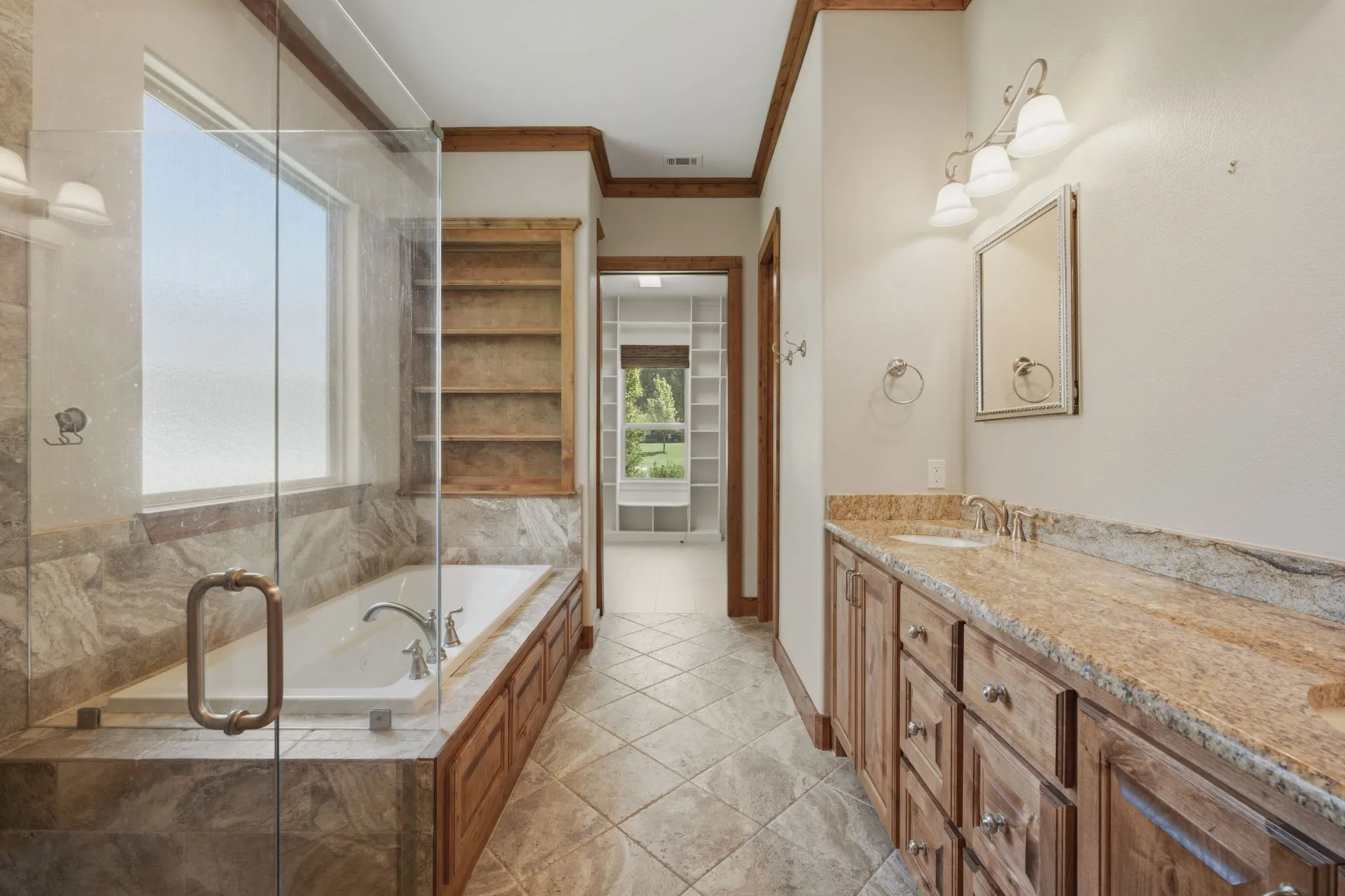 Single Family Residence For Sale in Smith County , 1822 Stonehaven Court, Tyler, Texas 75703, 4 Bedroom, 4 Bathroom, 3 Garage spaces, 3,095 Sqft, built in 2015, mls#21363632, Real Estate Agent in Tyler, Homes For Sale in Smith county, Homes For Sale in Tyler, Realtor in Tyler Texas, Real Estate Brokerage Independent Realty Texas, Luminita Cordes Realtor