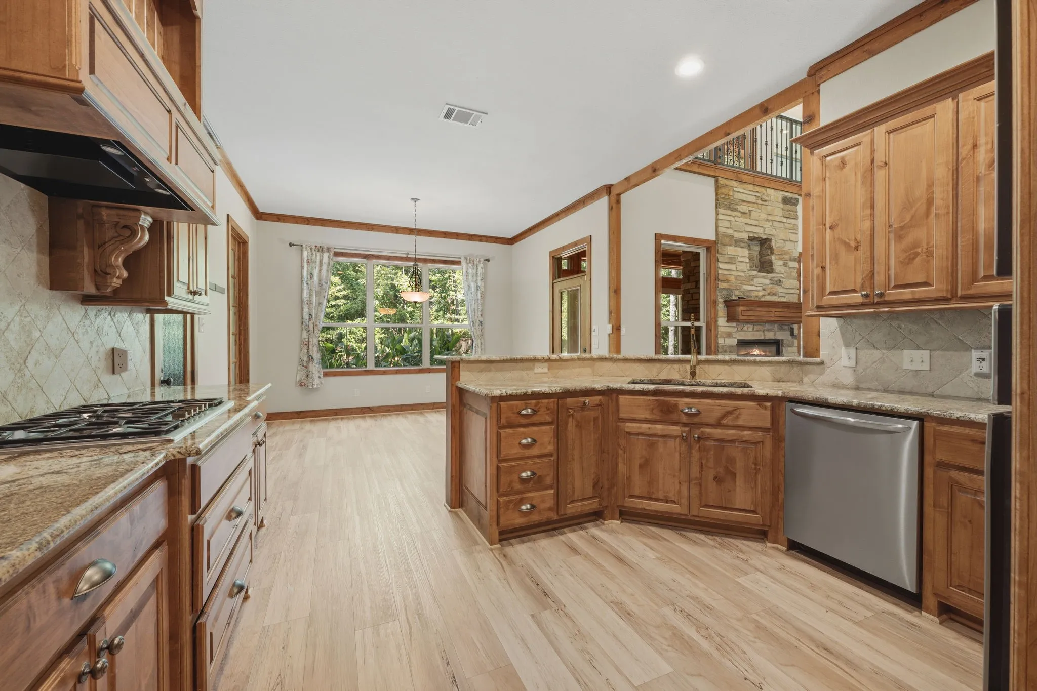 Single Family Residence For Sale in Smith County , 1822 Stonehaven Court, Tyler, Texas 75703, 4 Bedroom, 4 Bathroom, 3 Garage spaces, 3,095 Sqft, built in 2015, mls#21363632, Real Estate Agent in Tyler, Homes For Sale in Smith county, Homes For Sale in Tyler, Realtor in Tyler Texas, Real Estate Brokerage Independent Realty Texas, Luminita Cordes Realtor