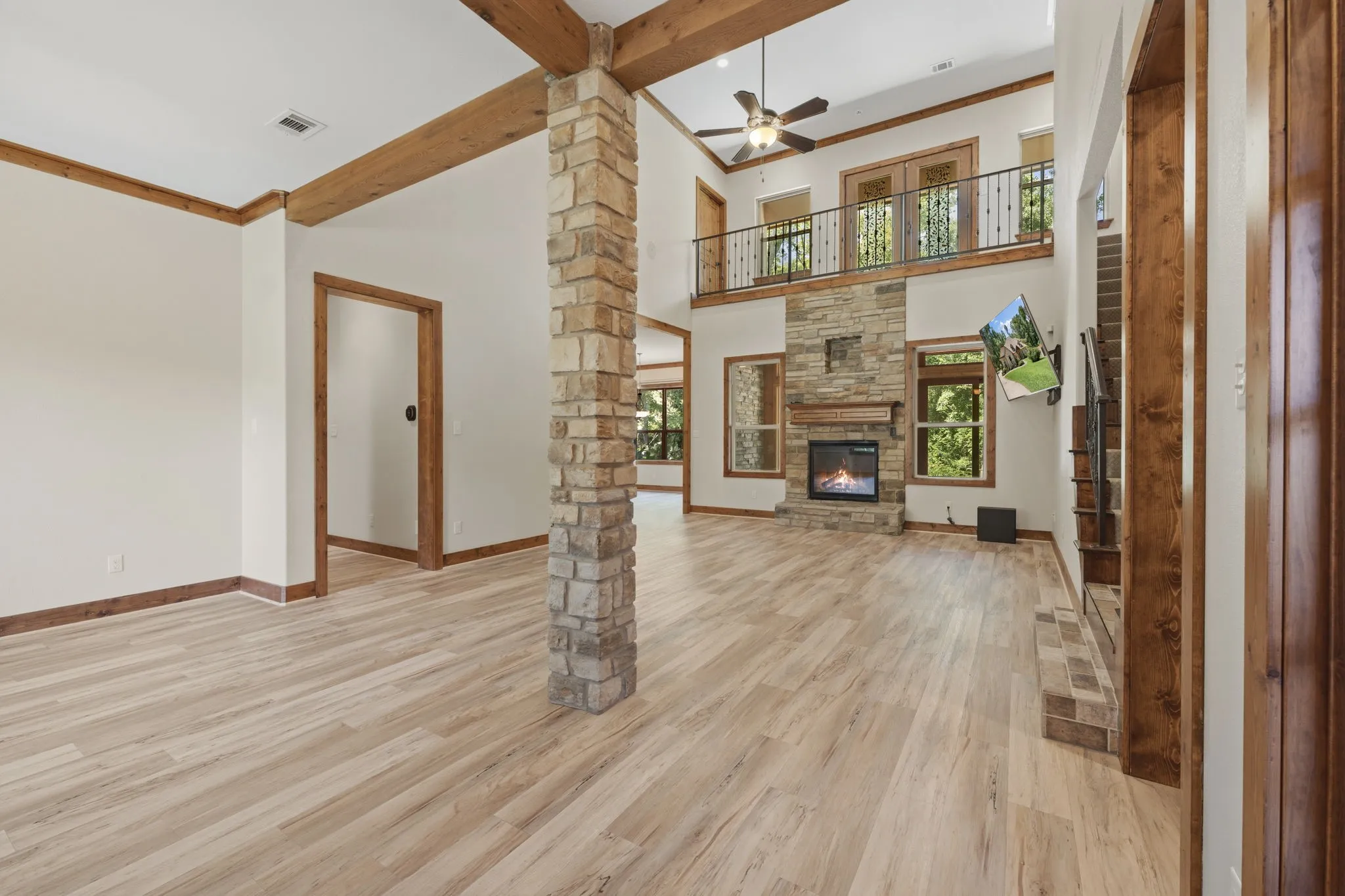 Single Family Residence For Sale in Smith County , 1822 Stonehaven Court, Tyler, Texas 75703, 4 Bedroom, 4 Bathroom, 3 Garage spaces, 3,095 Sqft, built in 2015, mls#21363632, Real Estate Agent in Tyler, Homes For Sale in Smith county, Homes For Sale in Tyler, Realtor in Tyler Texas, Real Estate Brokerage Independent Realty Texas, Luminita Cordes Realtor