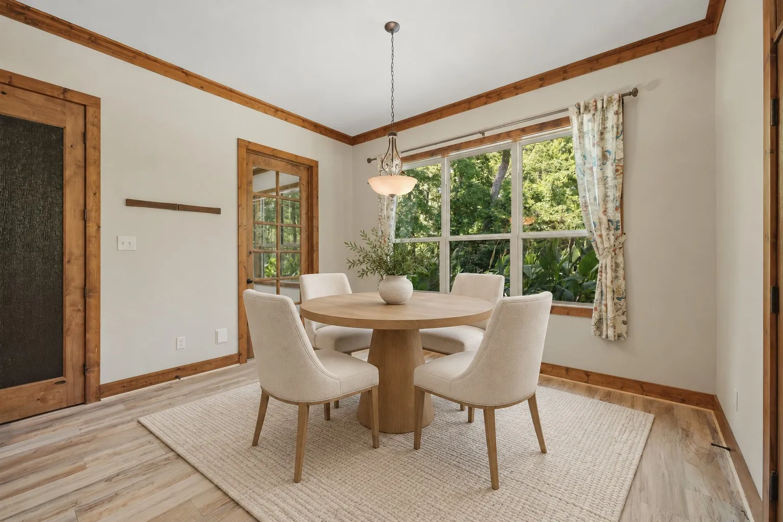 Single Family Residence For Sale in Smith County , 1822 Stonehaven Court, Tyler, Texas 75703, 4 Bedroom, 4 Bathroom, 3 Garage spaces, 3,095 Sqft, built in 2015, mls#21363632, Real Estate Agent in Tyler, Homes For Sale in Smith county, Homes For Sale in Tyler, Realtor in Tyler Texas, Real Estate Brokerage Independent Realty Texas, Luminita Cordes Realtor