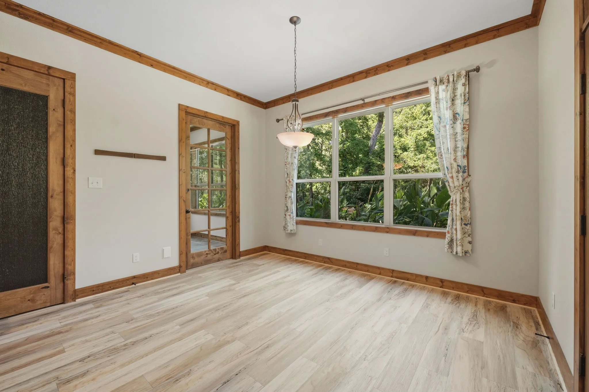Single Family Residence For Sale in Smith County , 1822 Stonehaven Court, Tyler, Texas 75703, 4 Bedroom, 4 Bathroom, 3 Garage spaces, 3,095 Sqft, built in 2015, mls#21363632, Real Estate Agent in Tyler, Homes For Sale in Smith county, Homes For Sale in Tyler, Realtor in Tyler Texas, Real Estate Brokerage Independent Realty Texas, Luminita Cordes Realtor