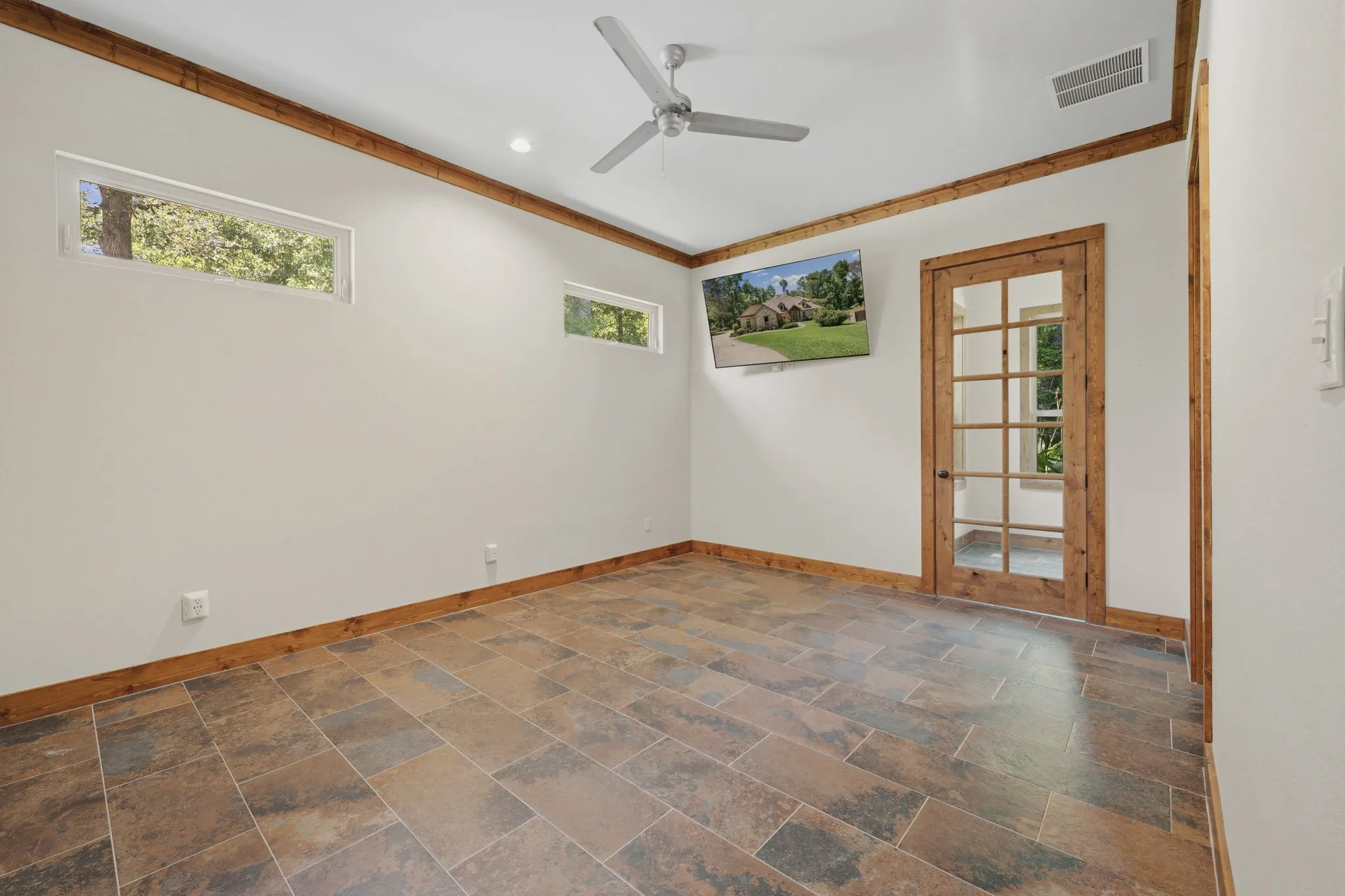 Single Family Residence For Sale in Smith County , 1822 Stonehaven Court, Tyler, Texas 75703, 4 Bedroom, 4 Bathroom, 3 Garage spaces, 3,095 Sqft, built in 2015, mls#21363632, Real Estate Agent in Tyler, Homes For Sale in Smith county, Homes For Sale in Tyler, Realtor in Tyler Texas, Real Estate Brokerage Independent Realty Texas, Luminita Cordes Realtor