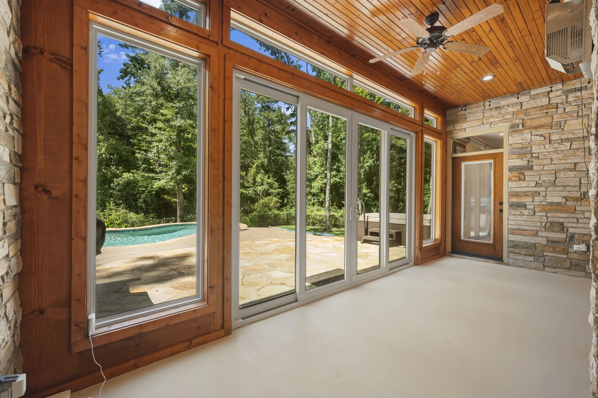 Single Family Residence For Sale in Smith County , 1822 Stonehaven Court, Tyler, Texas 75703, 4 Bedroom, 4 Bathroom, 3 Garage spaces, 3,095 Sqft, built in 2015, mls#21363632, Real Estate Agent in Tyler, Homes For Sale in Smith county, Homes For Sale in Tyler, Realtor in Tyler Texas, Real Estate Brokerage Independent Realty Texas, Luminita Cordes Realtor